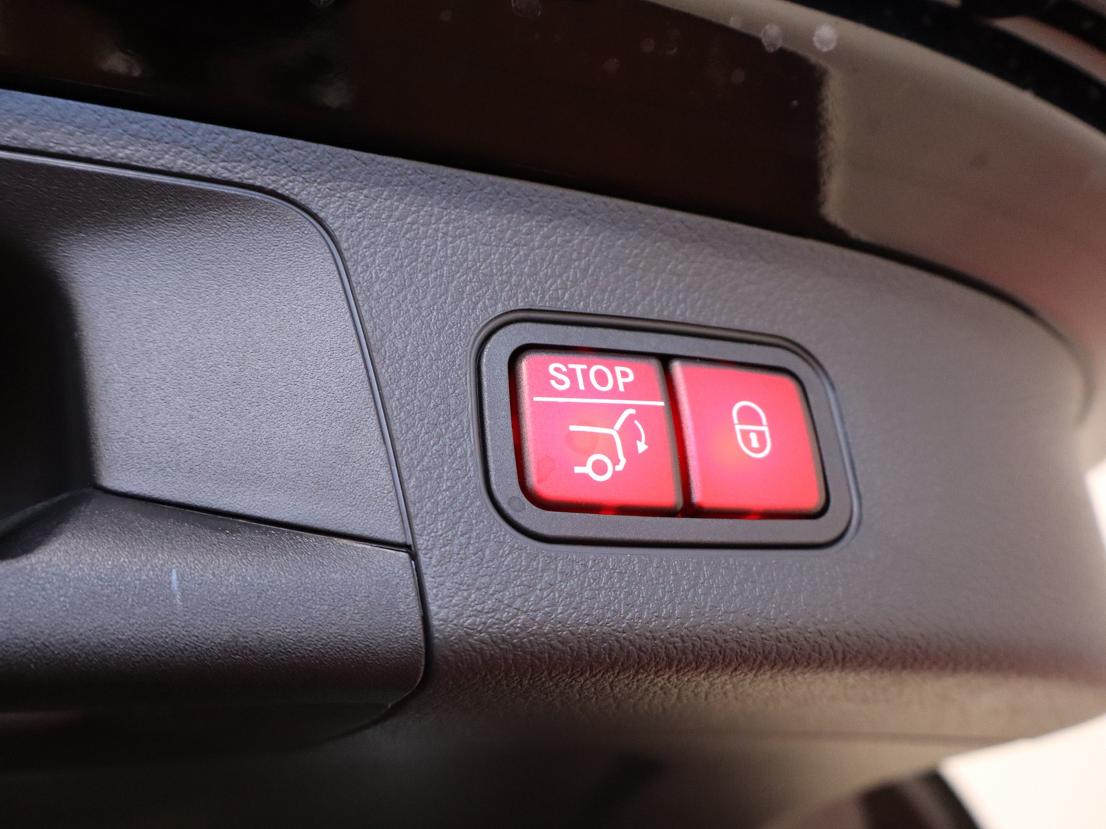 18 - Mercedes GLA 180 amg line advanced plus 7g-dct