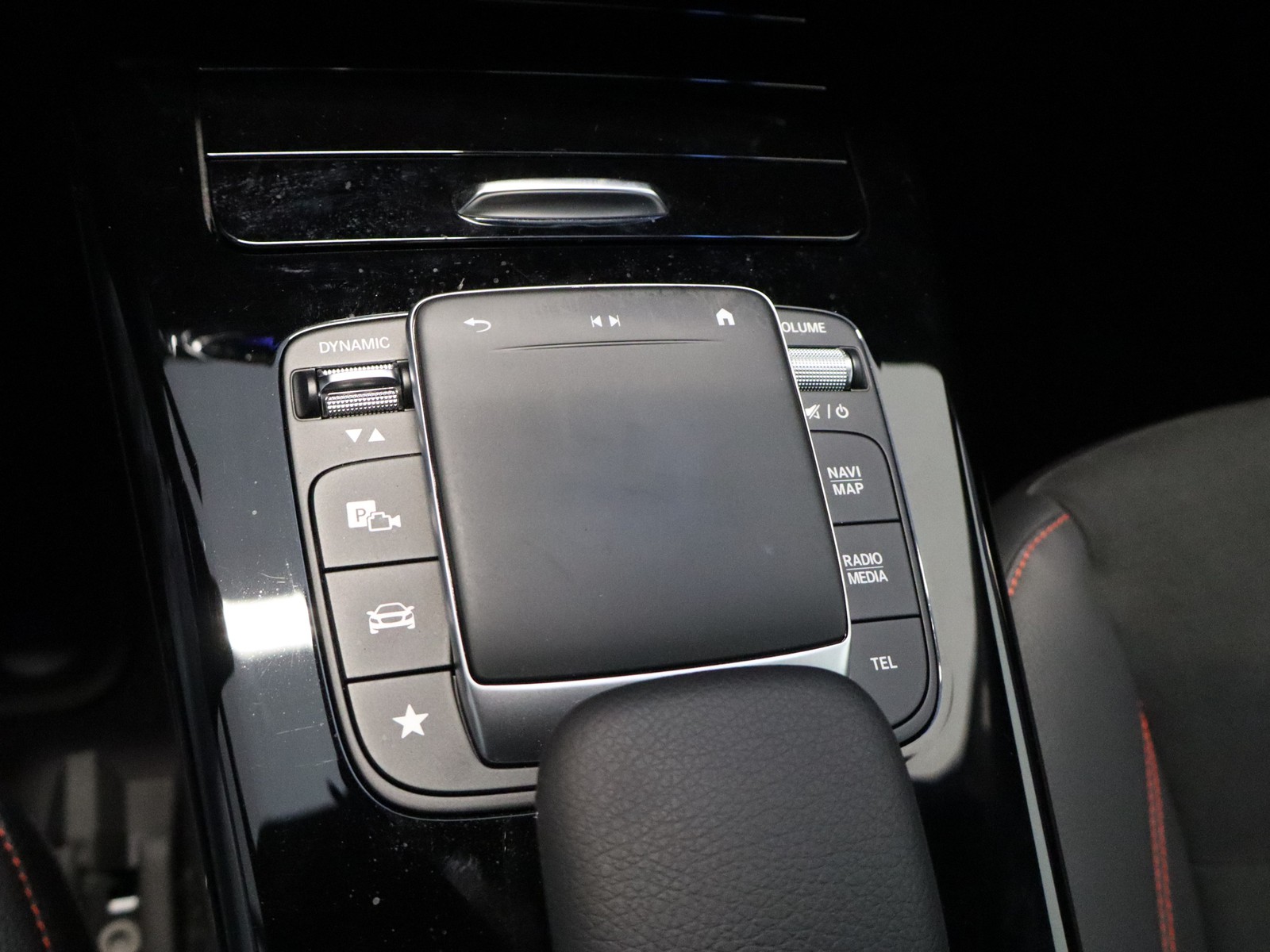 14 - Mercedes Classe A 250 e plug in hybrid (e eq-power) premium 8g-dct