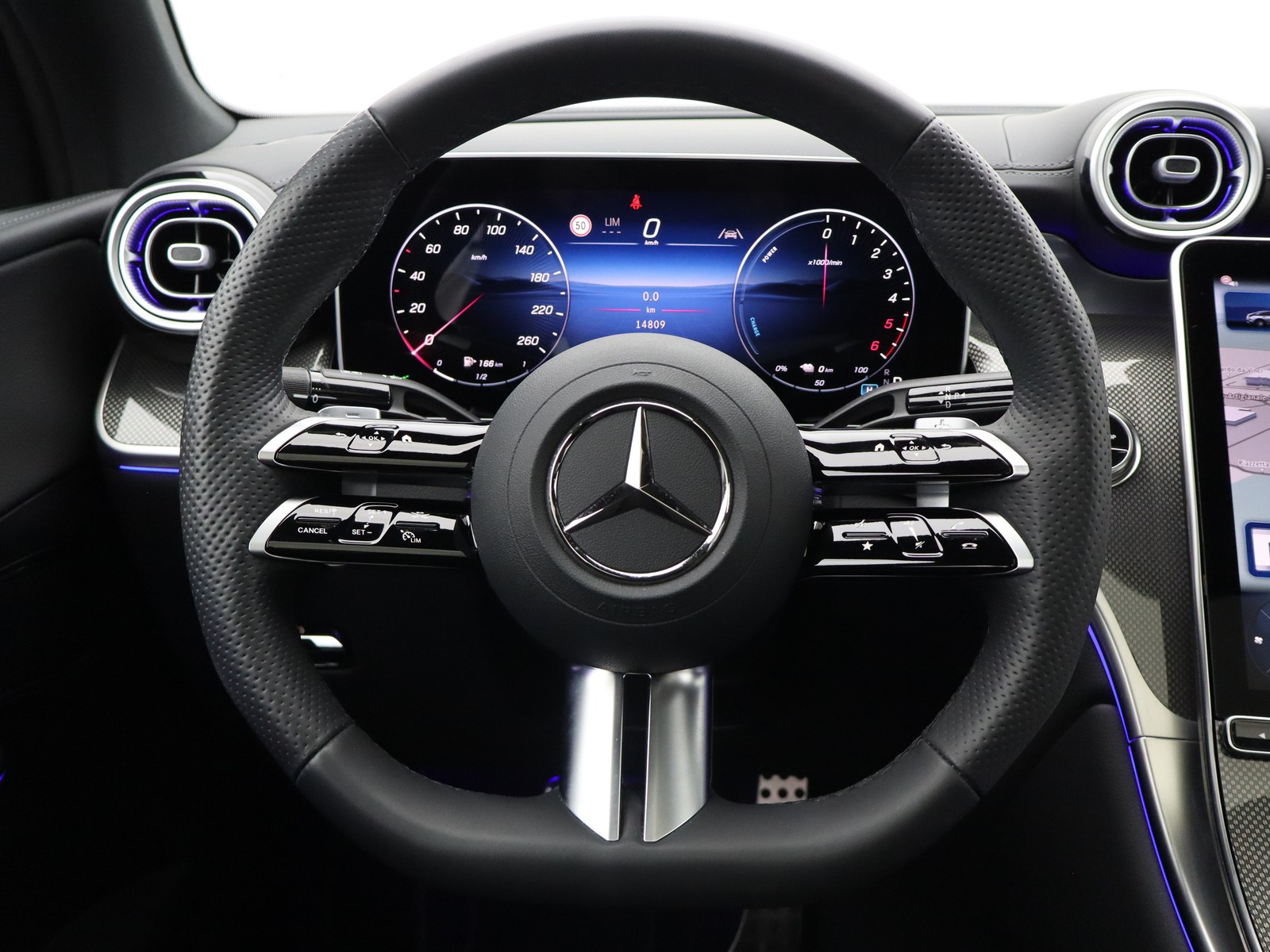 17 - Mercedes GLC coupe 300 de plug in hybrid amg line premium plus 4matic 9g-tronic