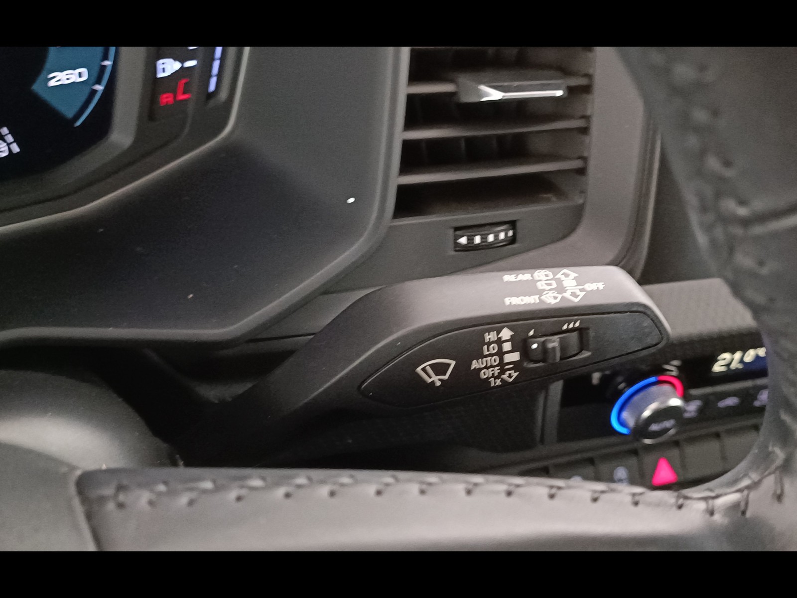 24 - Audi A1 sportback 25 1.0 tfsi admired