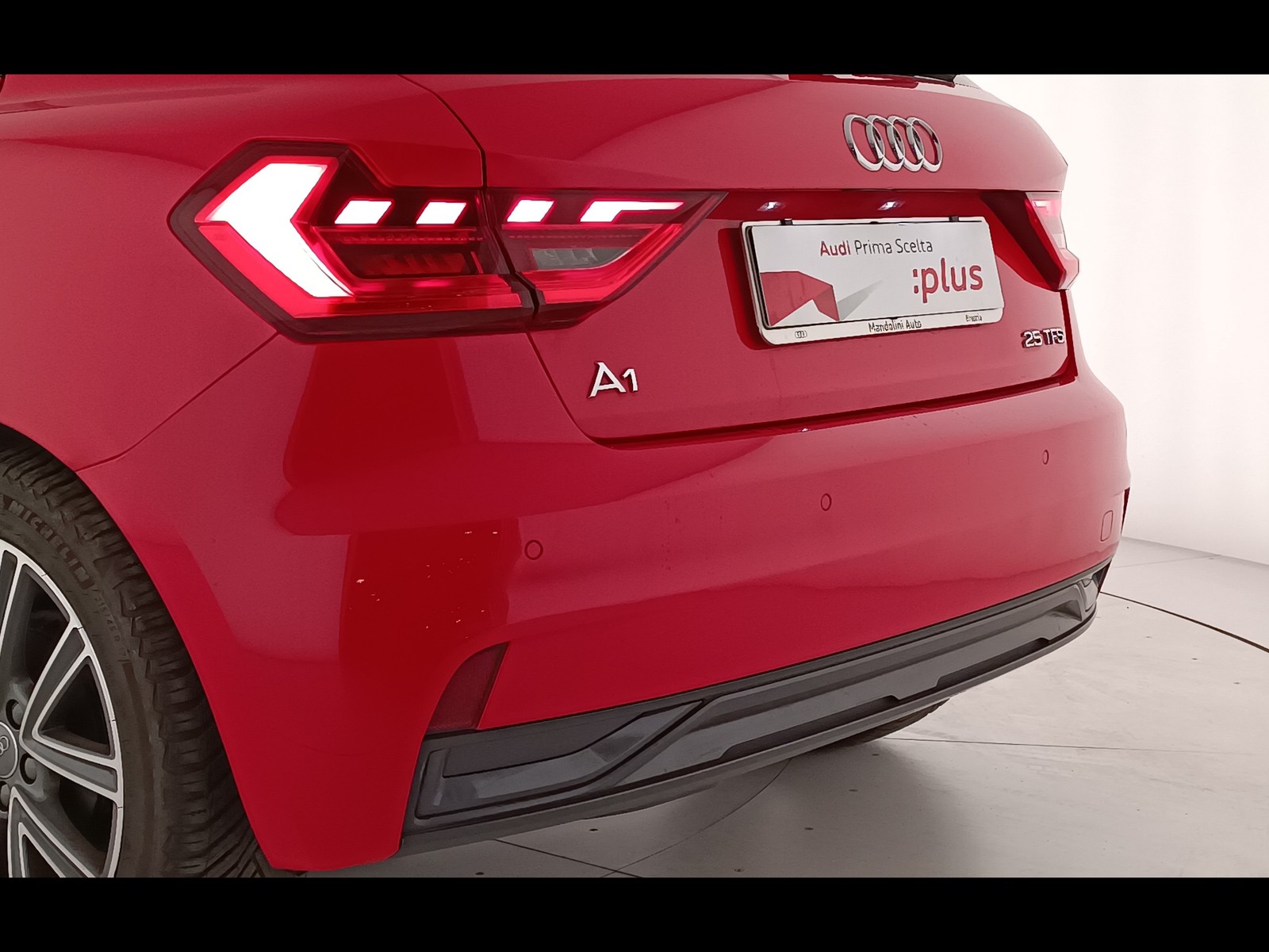 8 - Audi A1 sportback 25 1.0 tfsi admired