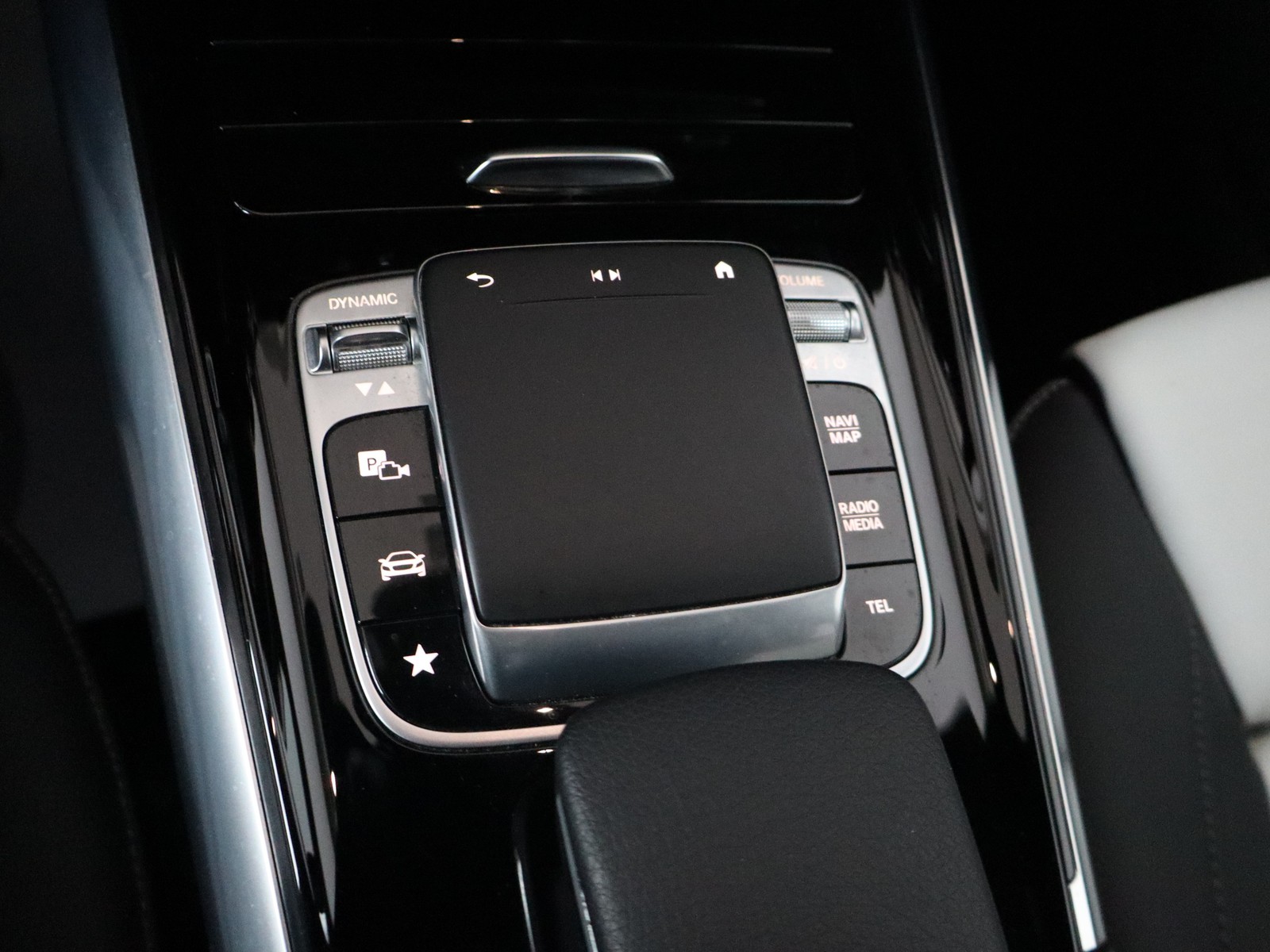 14 - Mercedes Classe B 180 d premium 7g-dct