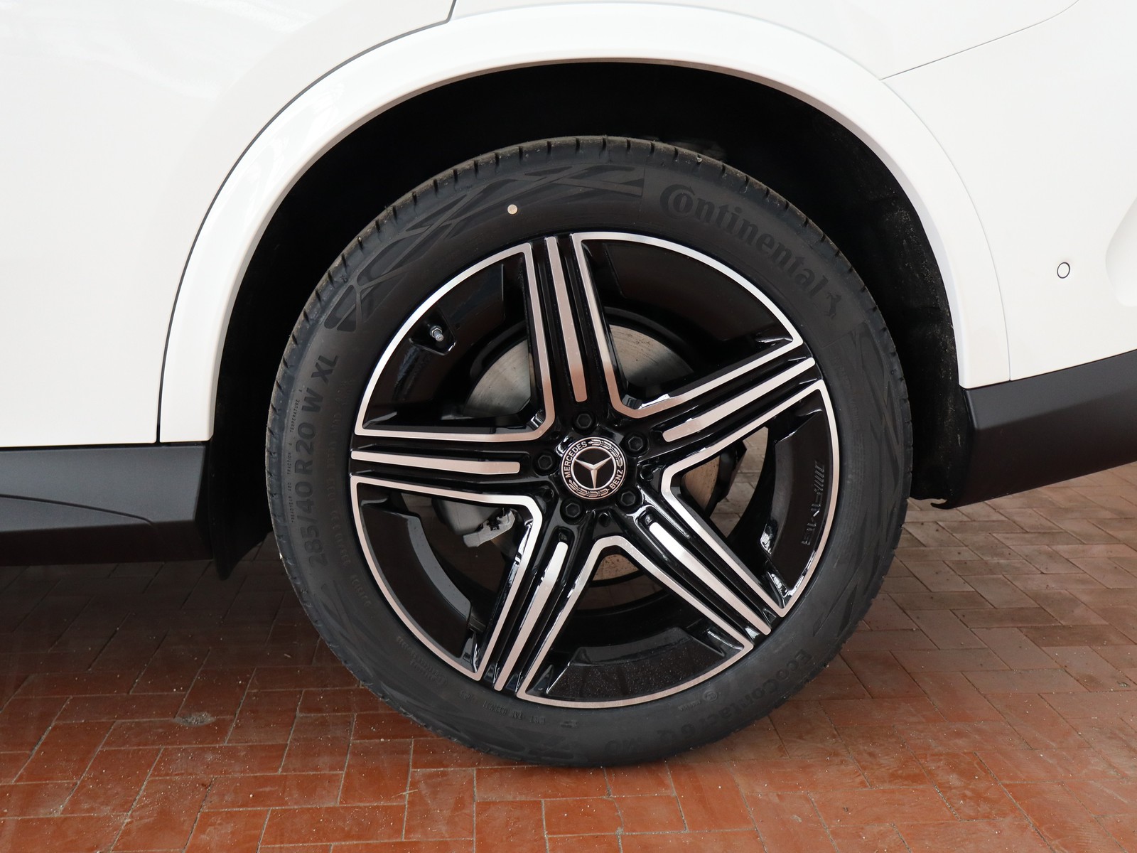 4 - Mercedes GLC coupe 200 d amg line advanced 4matic 9g-tronic