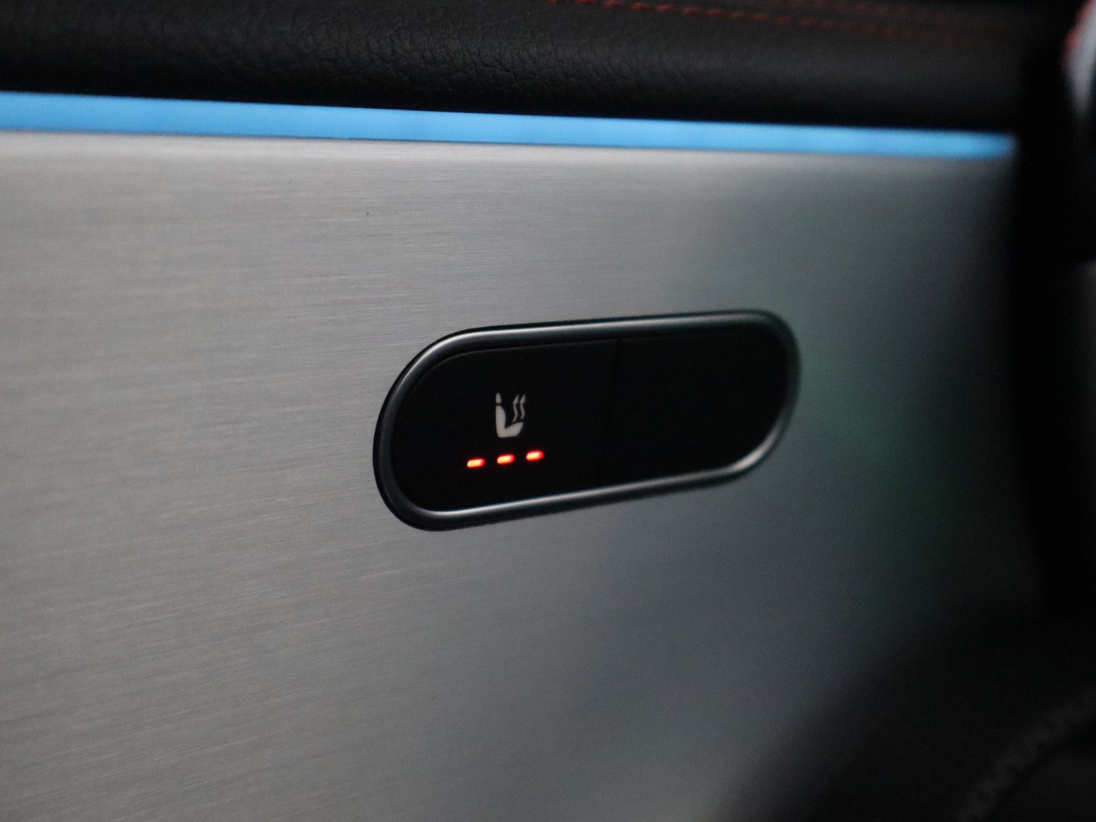 15 - Mercedes CLA coupe 200 d amg line premium 8g-dct