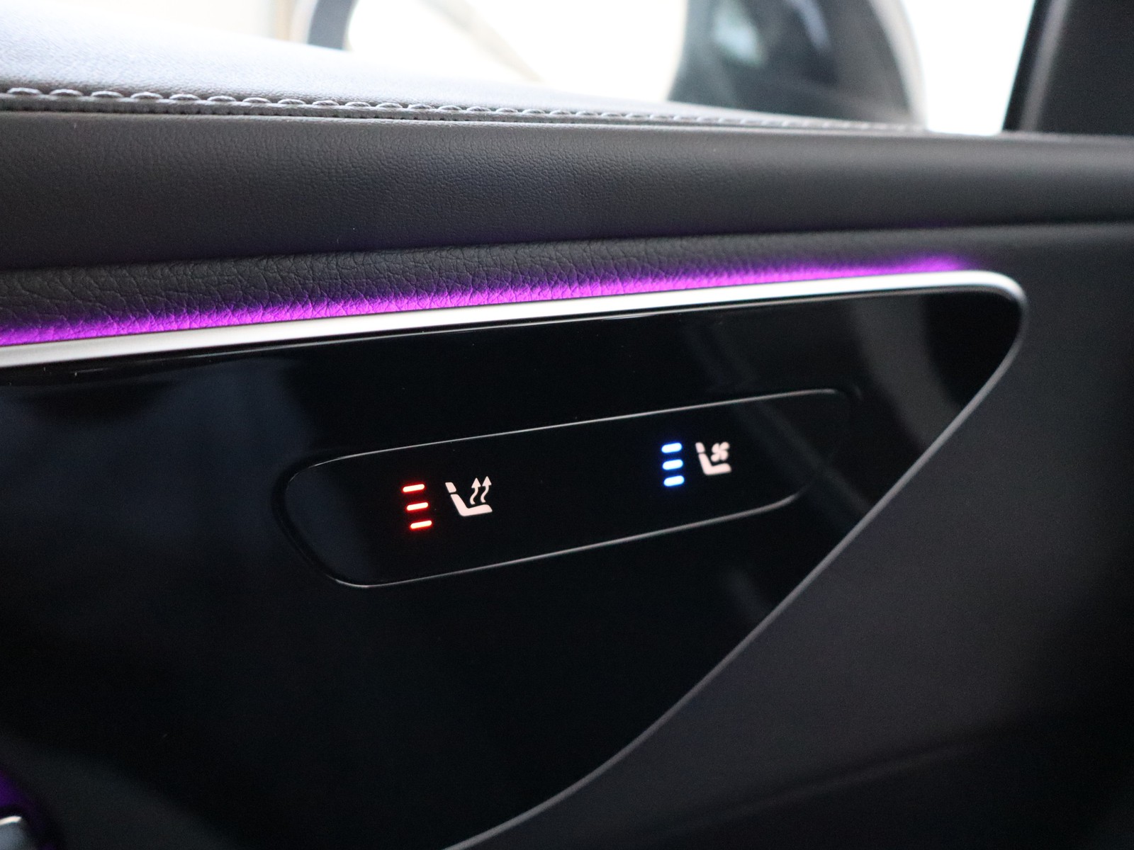 14 - Mercedes GLC suv 300 de plug in hybrid amg line advanced tech 4matic 9g-tronic