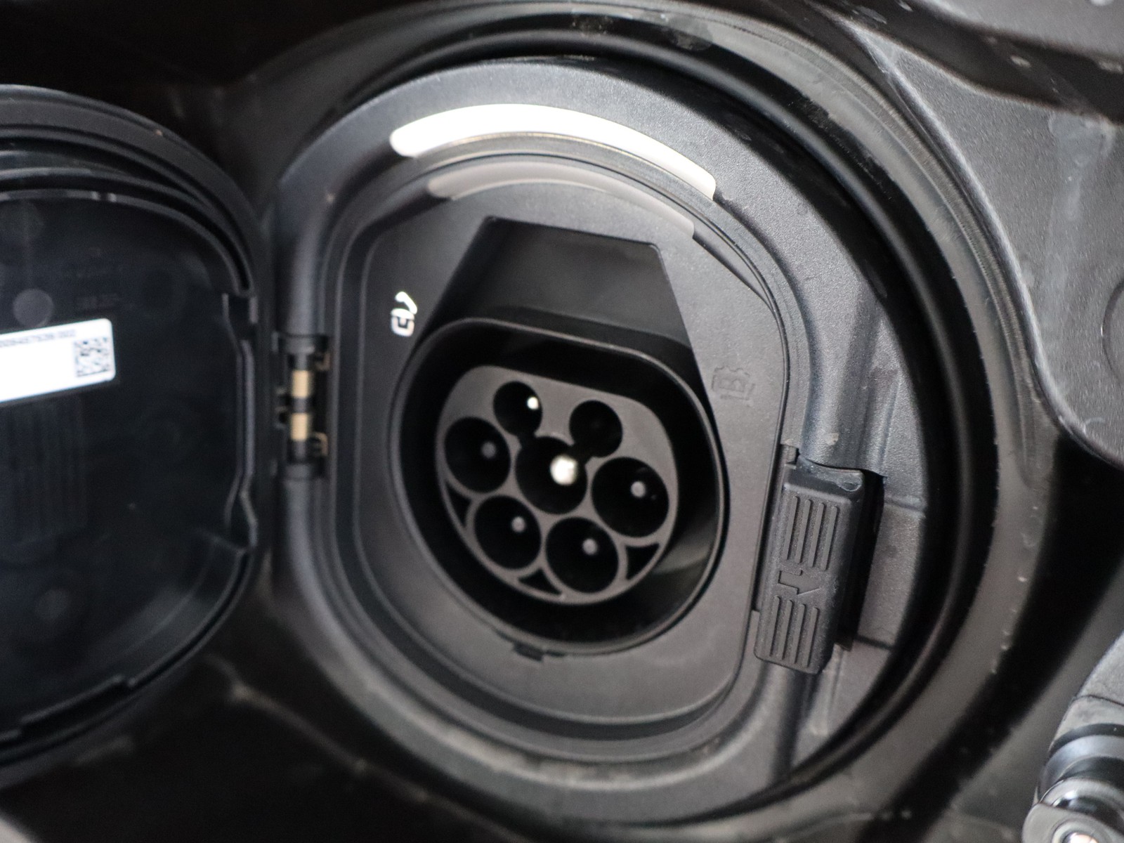 17 - Mercedes GLC suv 300 de plug in hybrid amg line advanced tech 4matic 9g-tronic