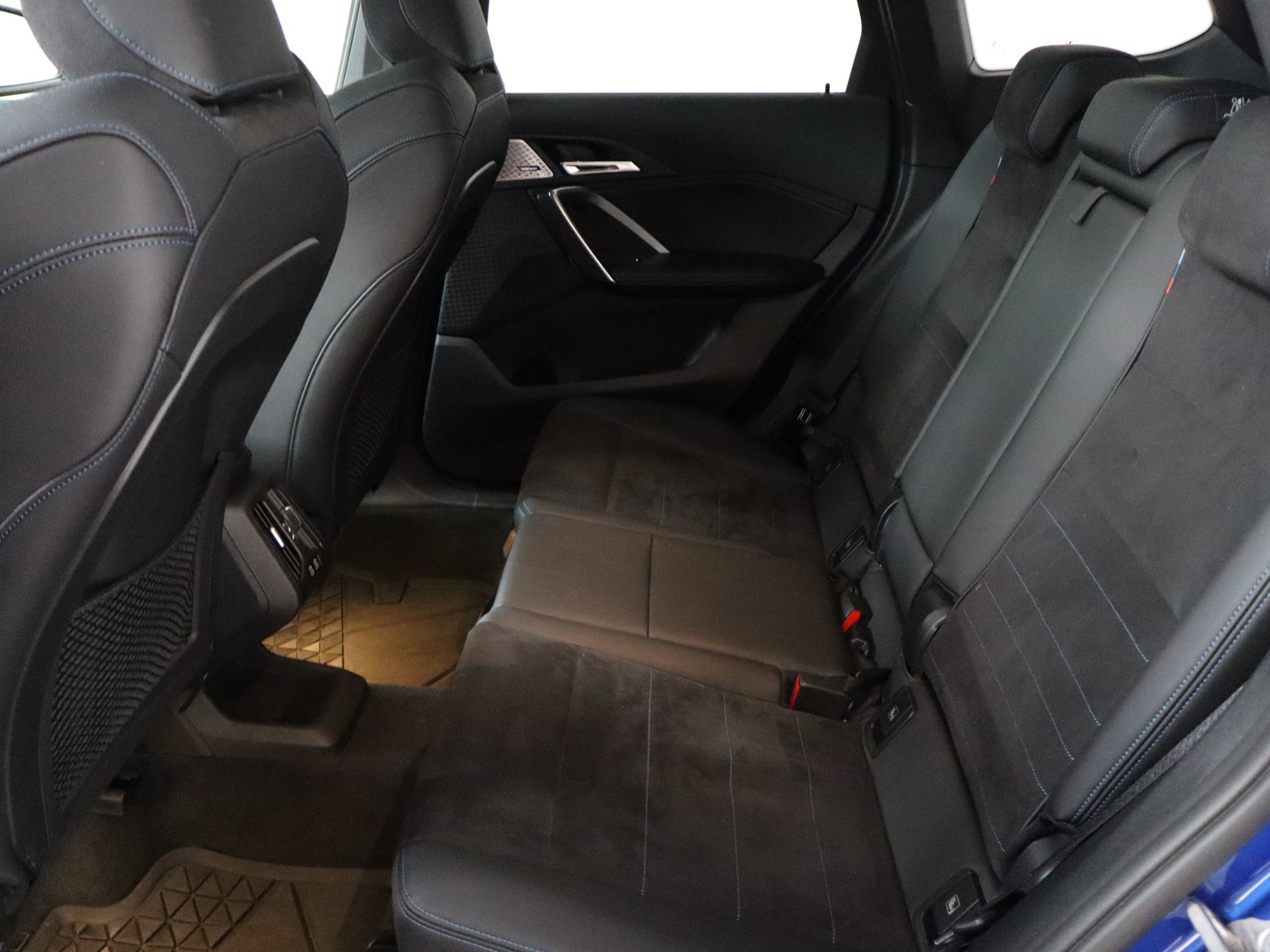 8 - BMW X1 23d mild hybrid 48v xdrive msport edition signature dct