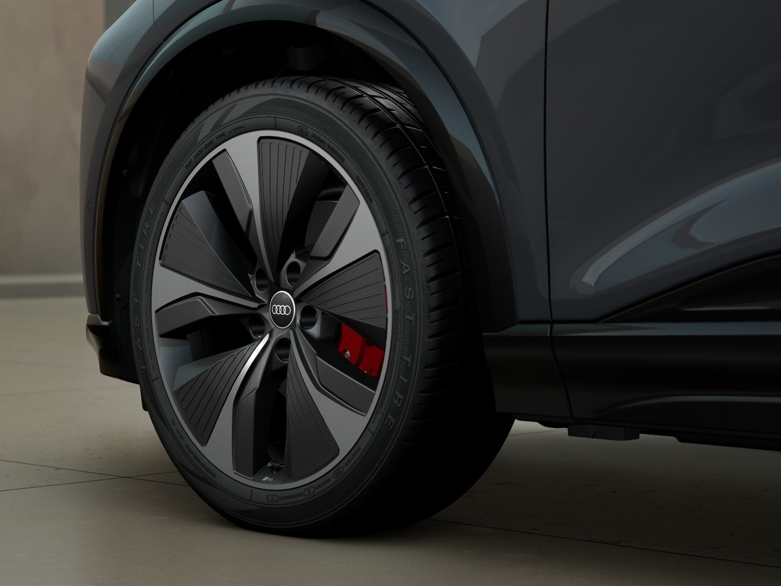 11 - Audi Q6 e-tron edition one grey quattro