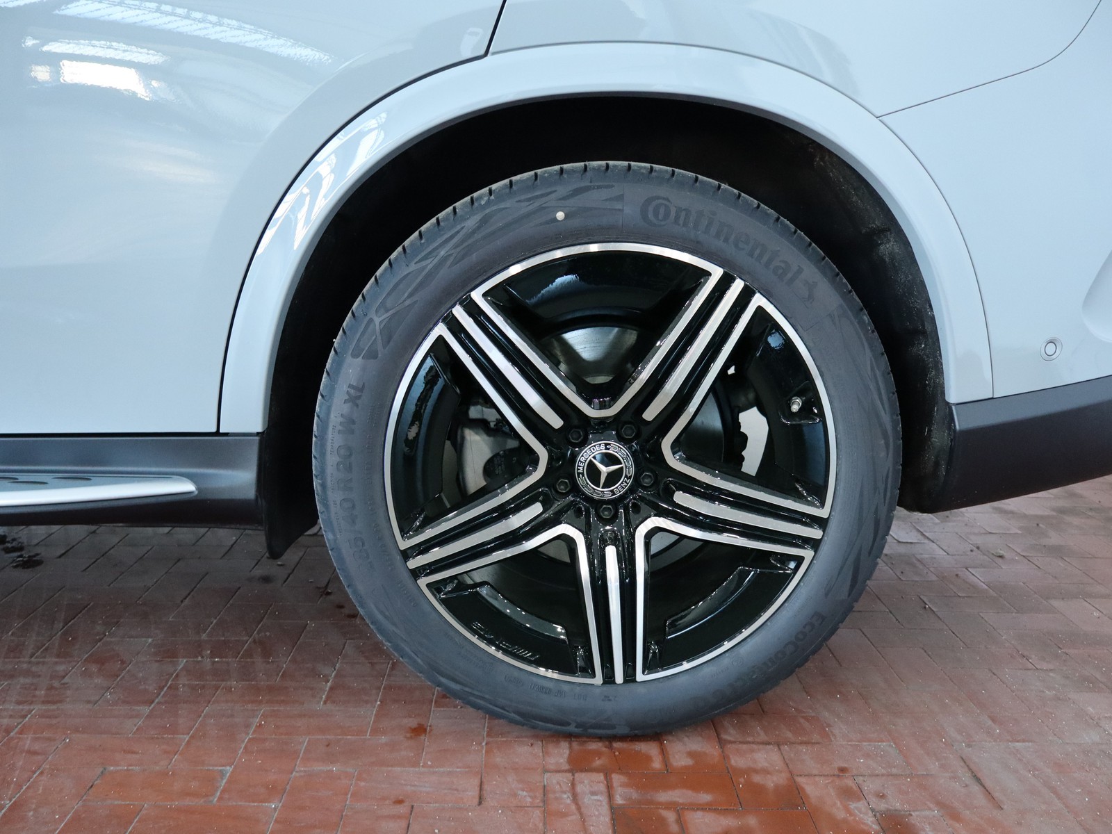 4 - Mercedes GLC suv 300 d amg line premium 4matic 9g-tronic