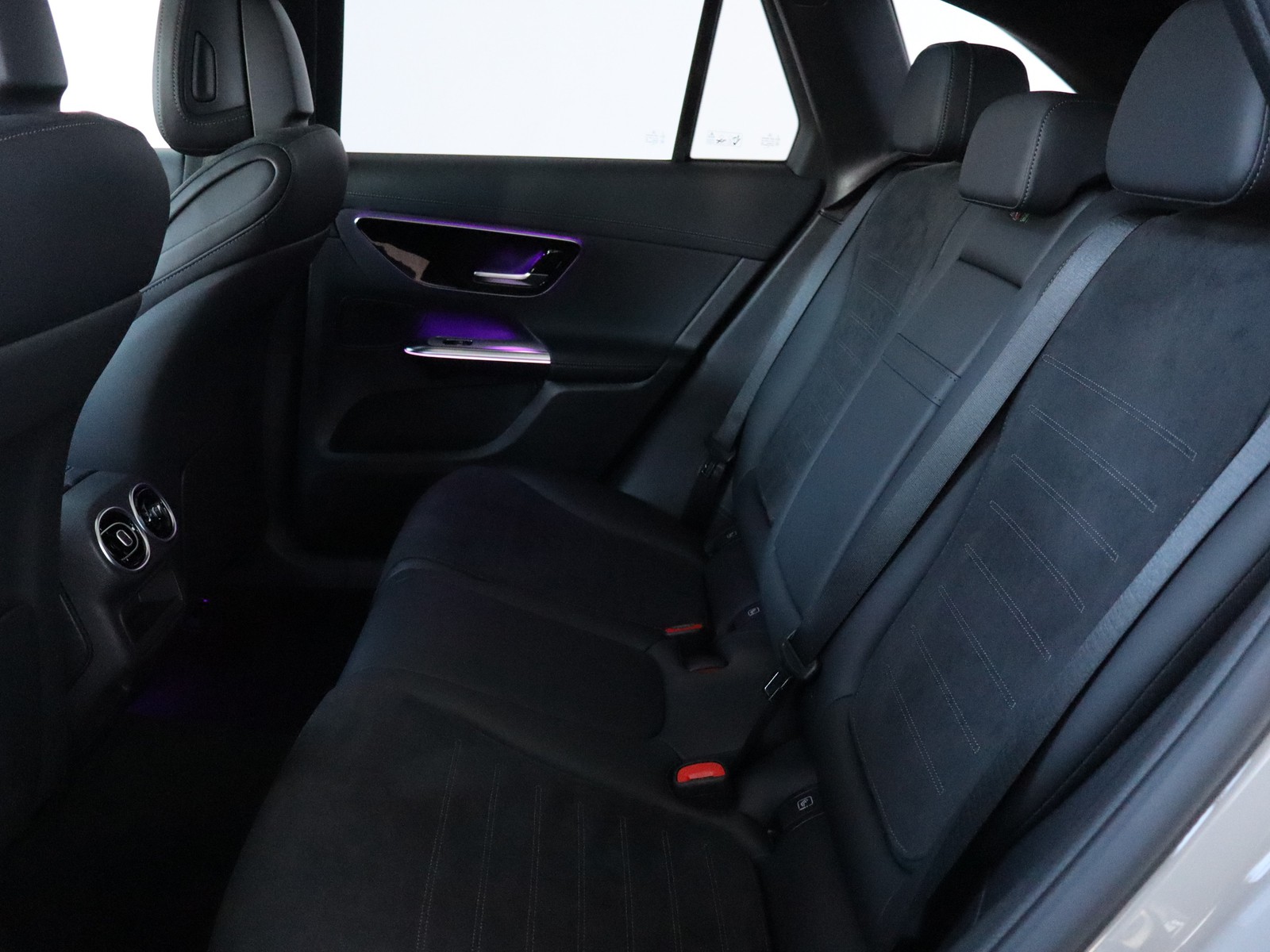 8 - Mercedes GLC suv 300 d amg line premium 4matic 9g-tronic