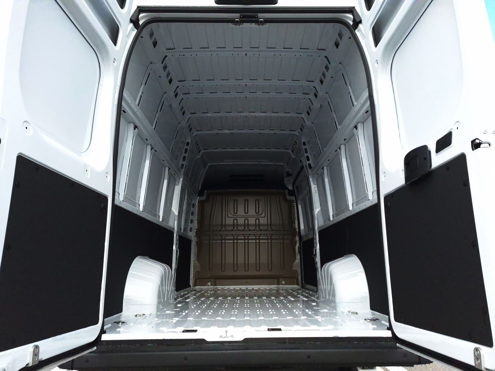 6 - Fiat Professional Ducato Maxi Furgone Lastrato L4h3 35 2.2 Diesel 140 Cv Manuale