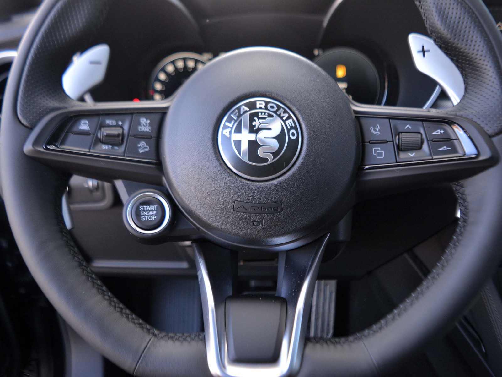 18 - Alfa Romeo Stelvio 2.2 turbo 210cv veloce q4 at8