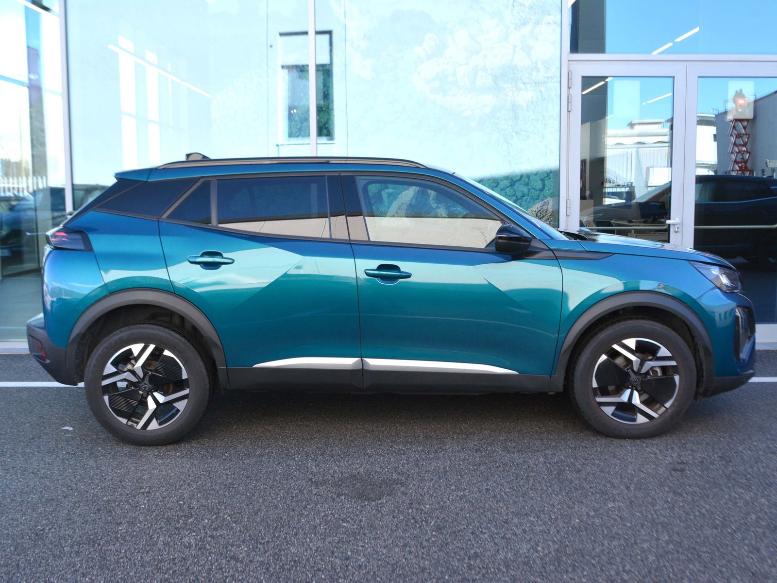 24 - Peugeot 2008 1.2 puretech 100cv allure s&s