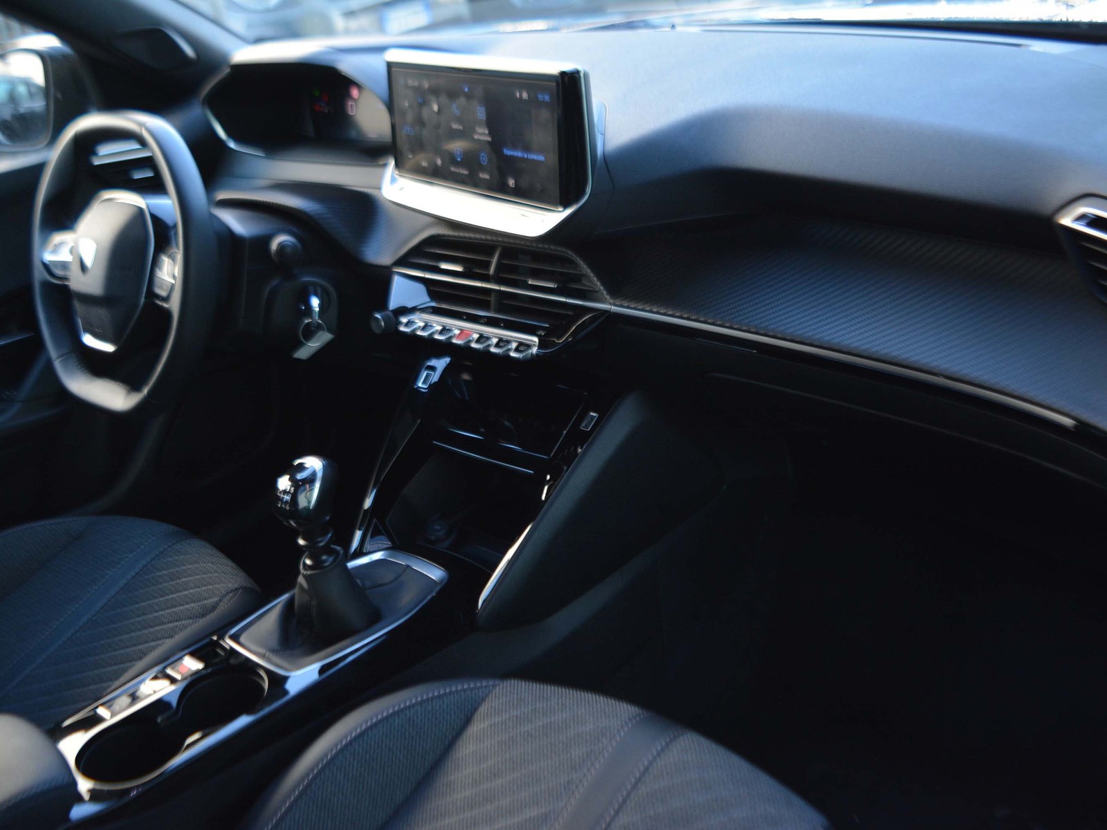 8 - Peugeot 2008 1.2 puretech 100cv allure s&s