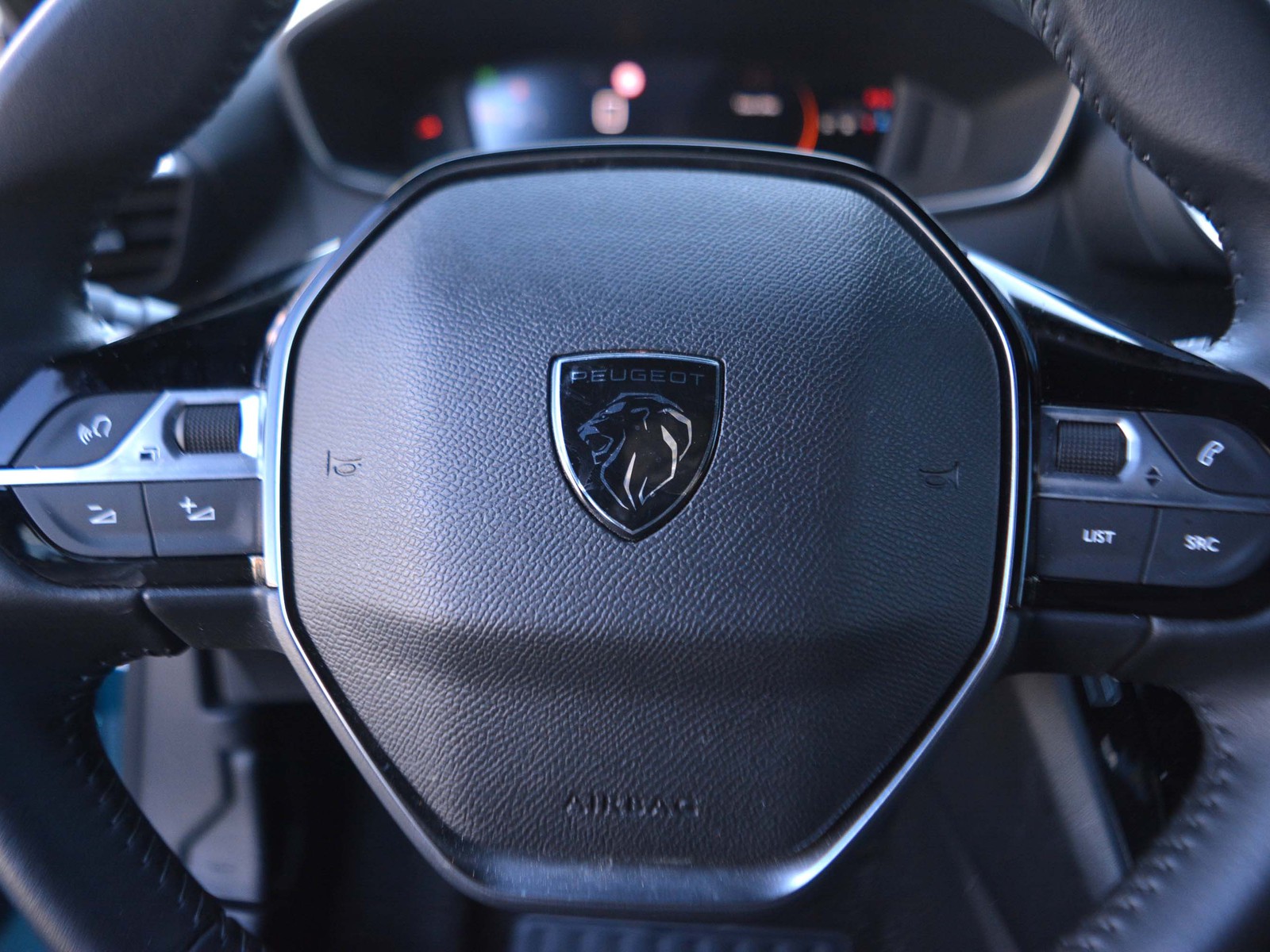 16 - Peugeot 2008 1.2 puretech 100cv allure s&s