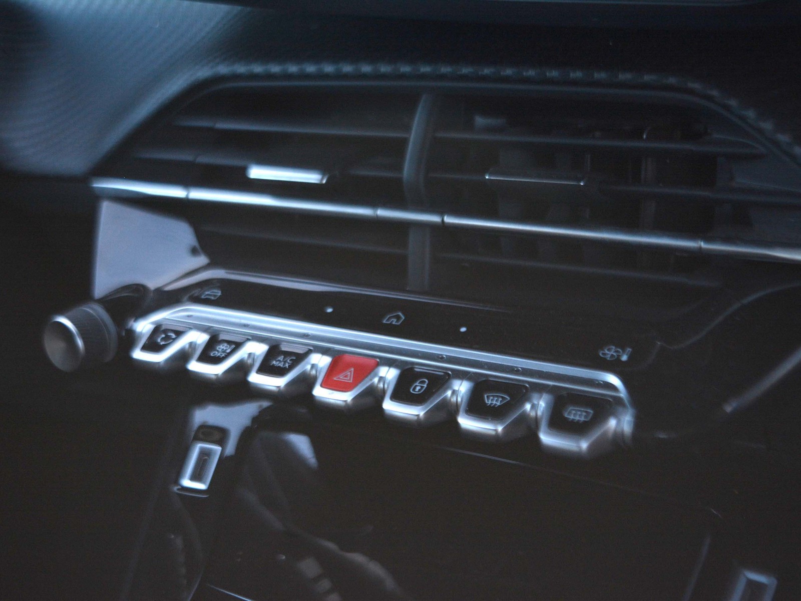 11 - Peugeot 2008 1.2 puretech 100cv allure s&s