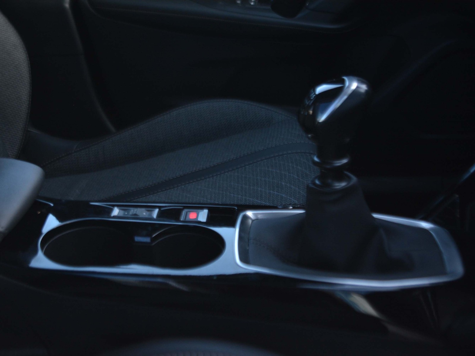 12 - Peugeot 2008 1.2 puretech 100cv allure s&s