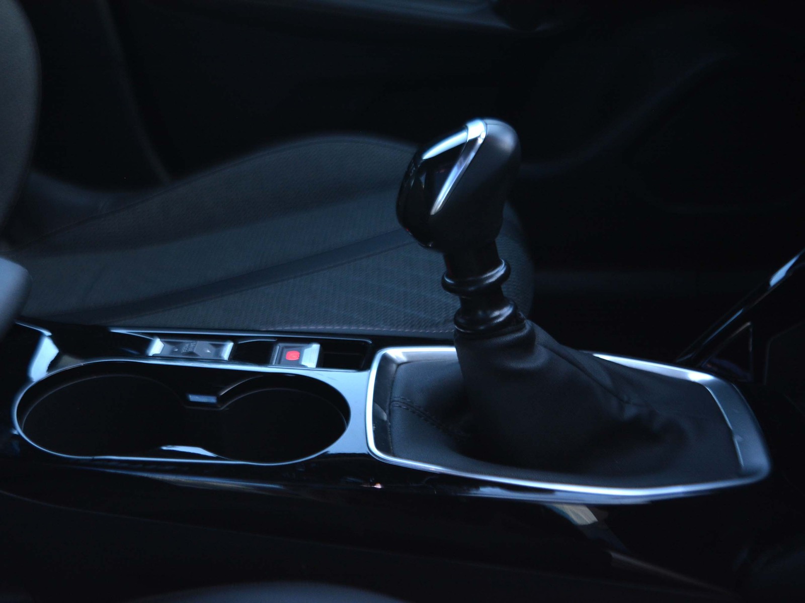 12 - Peugeot 2008 1.2 puretech 100cv allure s&s