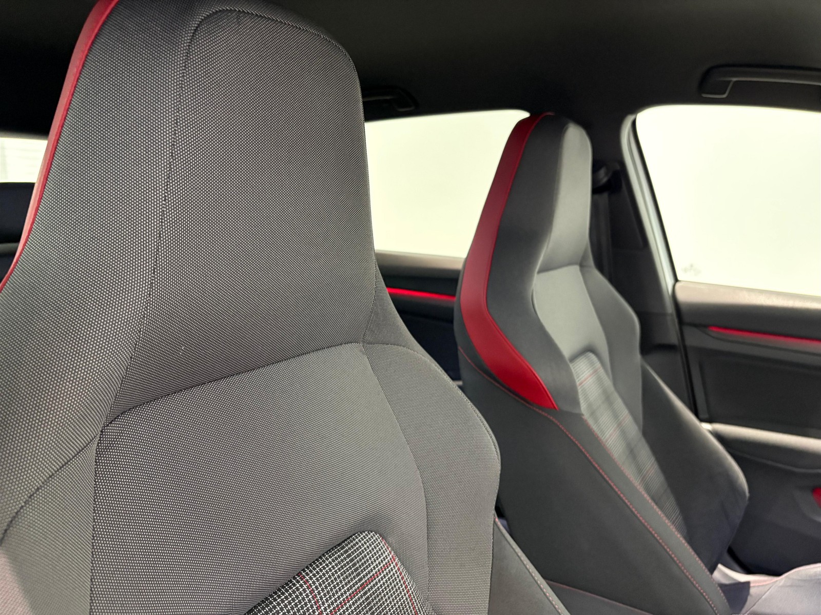 11 - Volkswagen Golf 2.0 tsi 245cv gti dsg