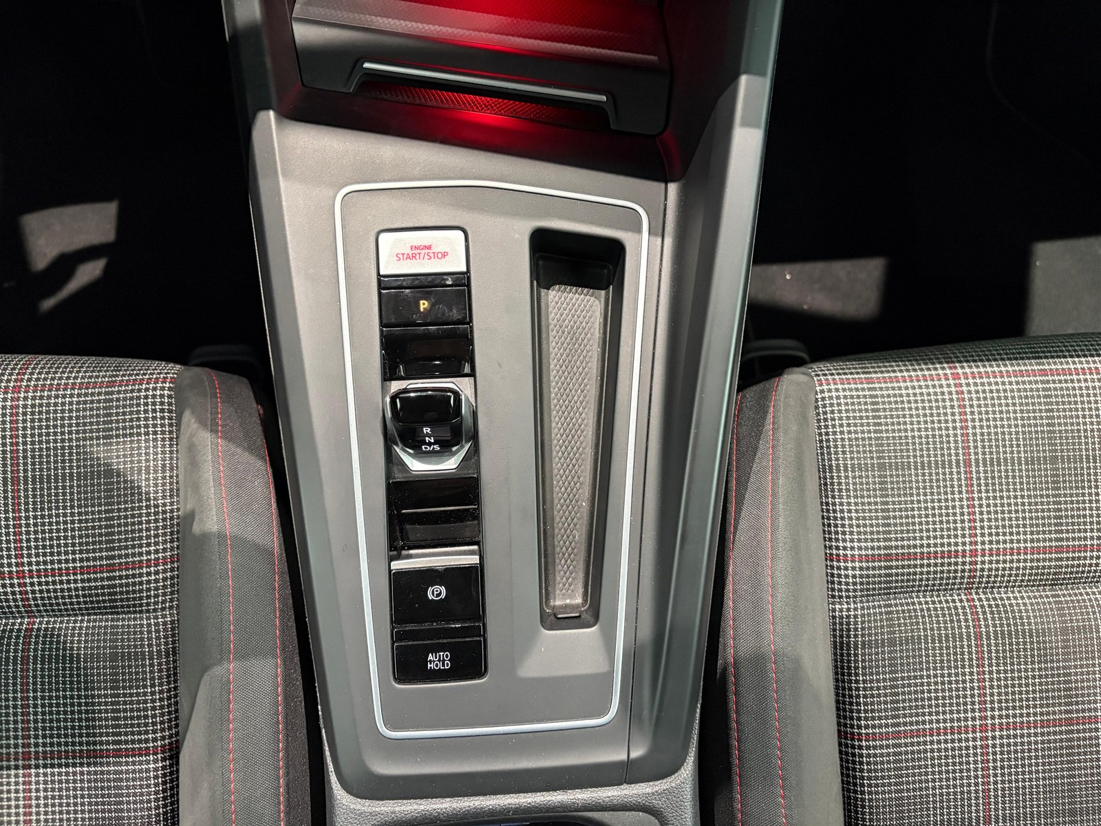 20 - Volkswagen Golf 2.0 tsi 245cv gti dsg