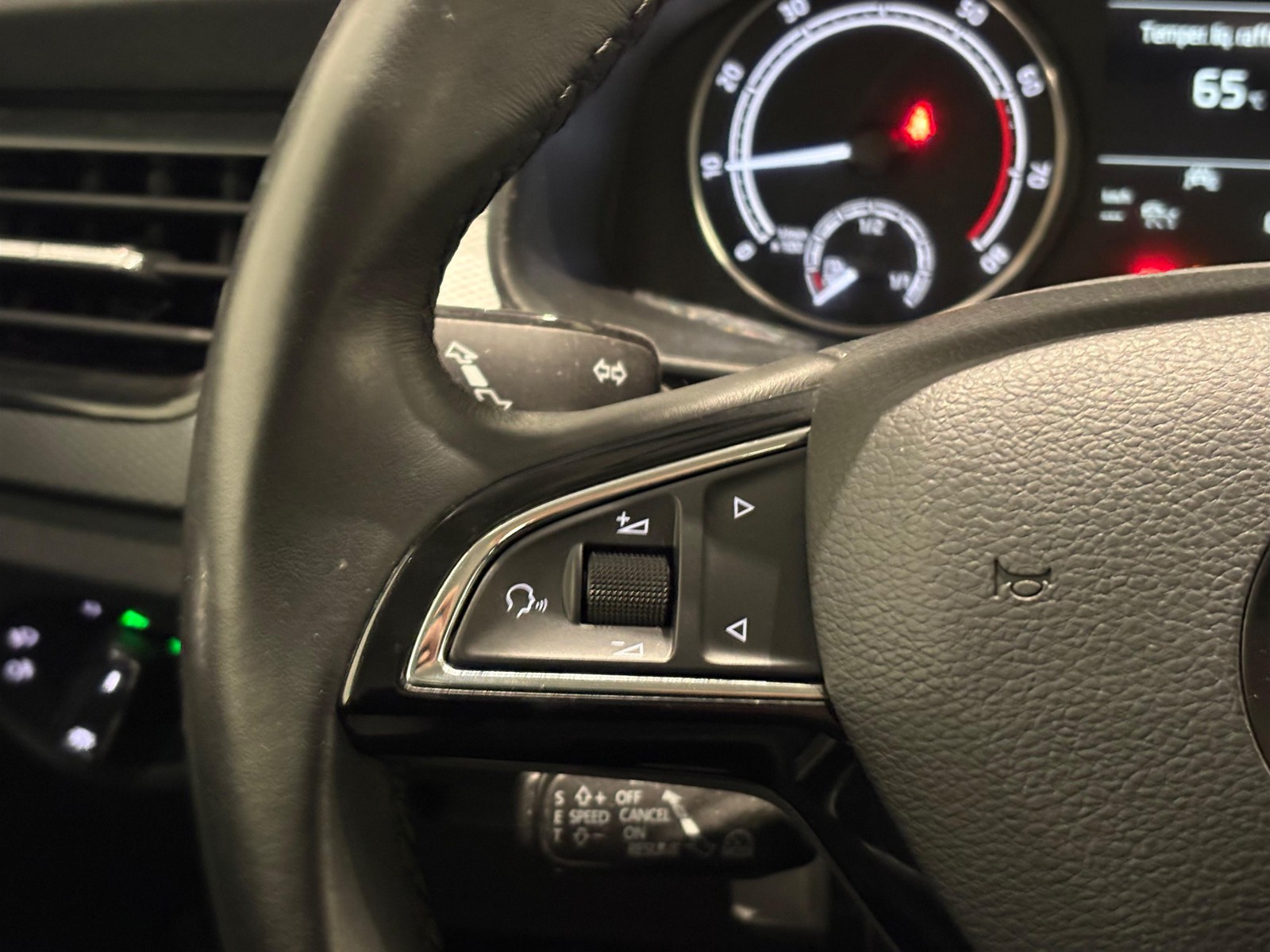 20 - Skoda Scala berlina 1.0 g-tec 90cv ambition