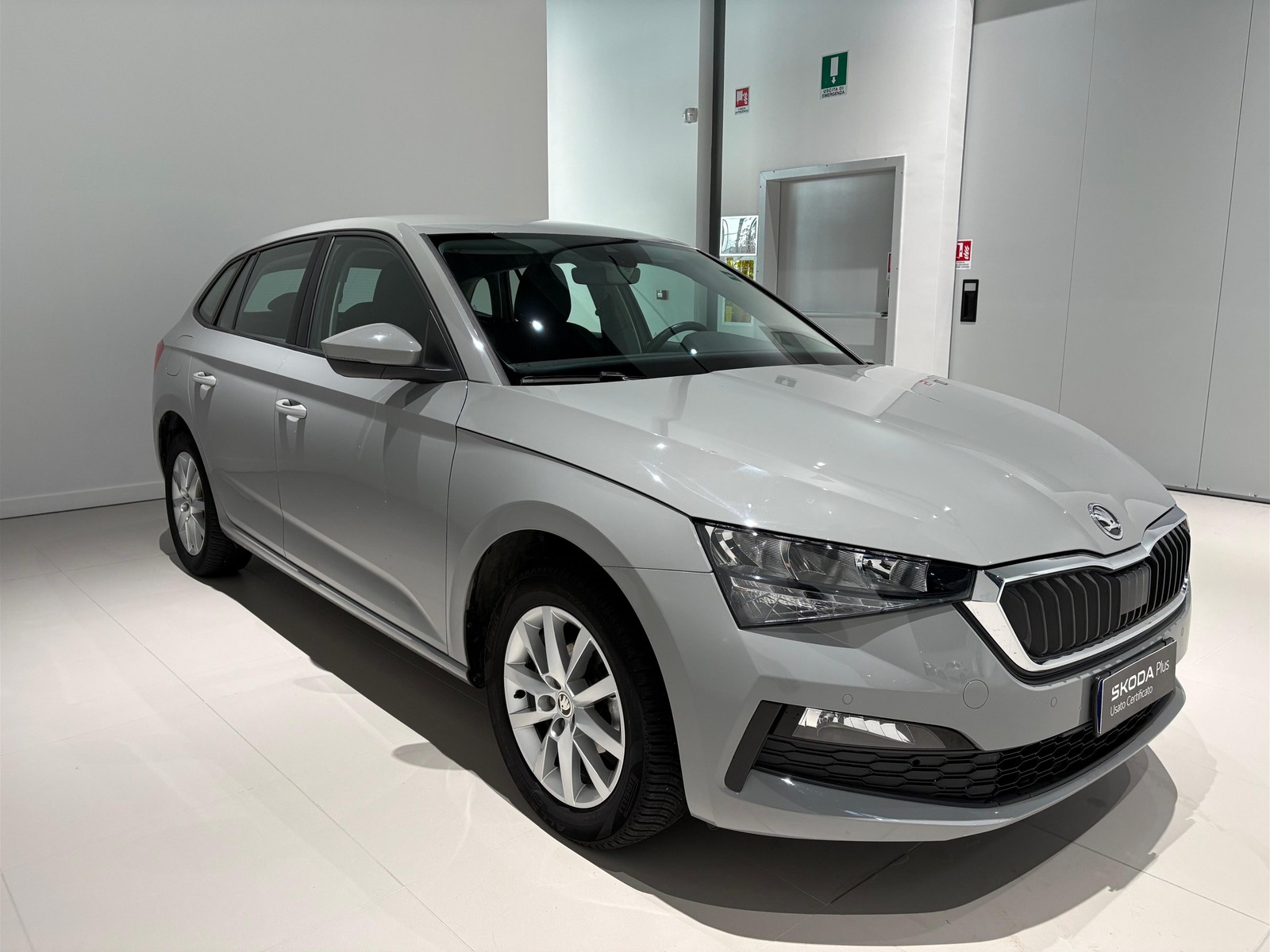 3 - Skoda Scala berlina 1.0 g-tec 90cv ambition