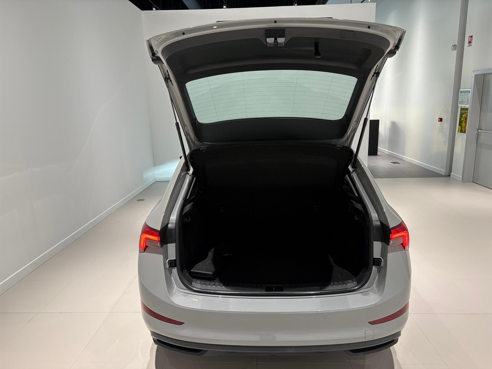 30 - Skoda Scala berlina 1.0 g-tec 90cv ambition