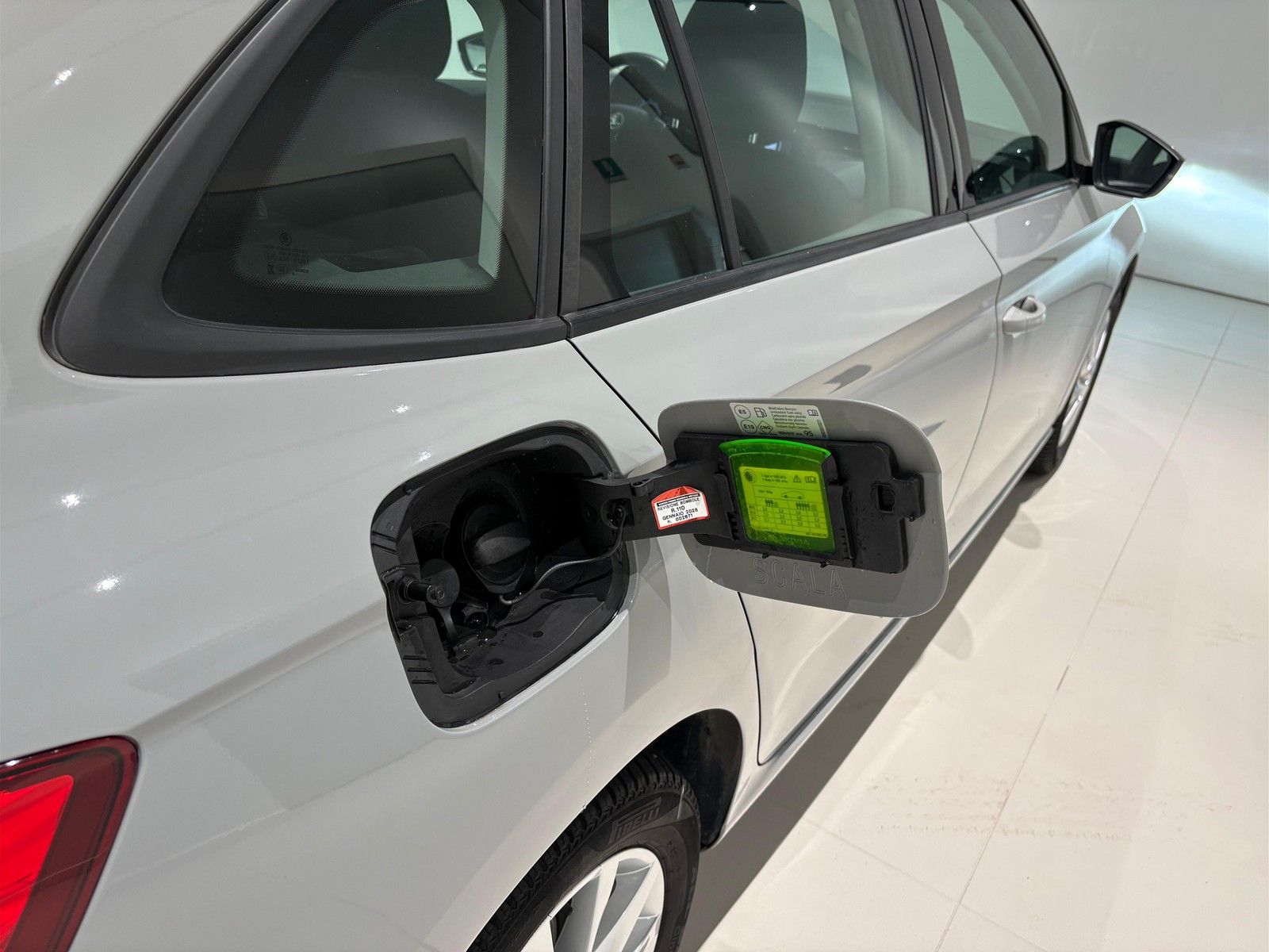 33 - Skoda Scala berlina 1.0 g-tec 90cv ambition