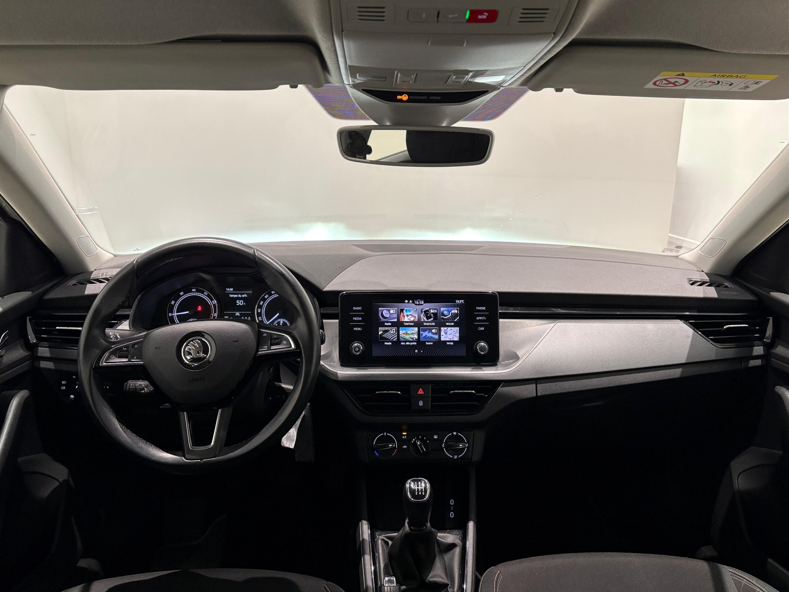 10 - Skoda Scala berlina 1.0 g-tec 90cv ambition