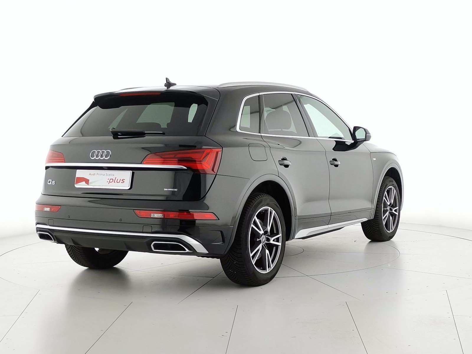 2 - Audi Q5 40 2.0 tdi mhev 12v s line quattro s tronic