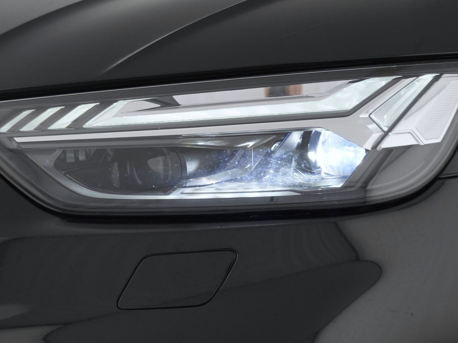 6 - Audi Q5 40 2.0 tdi mhev 12v s line quattro s tronic