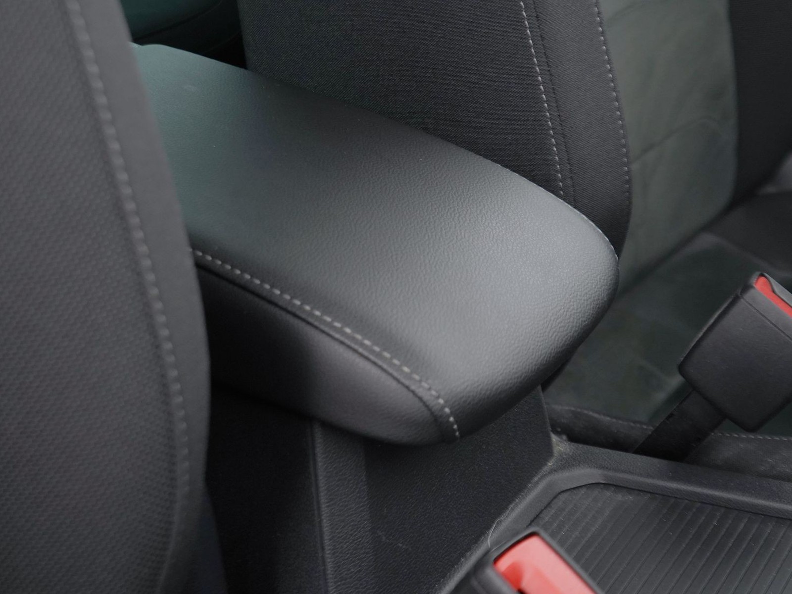 18 - Volkswagen Tiguan 1.5 tsi act 150cv elegance dsg