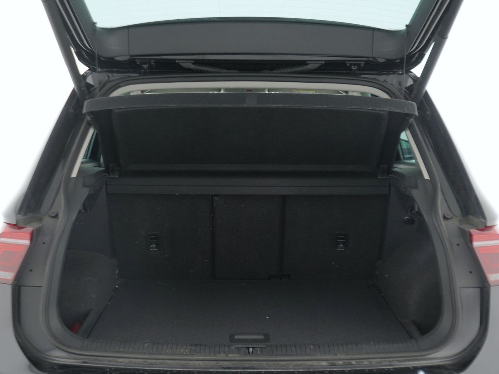 10 - Volkswagen Tiguan 1.5 tsi act 150cv elegance dsg