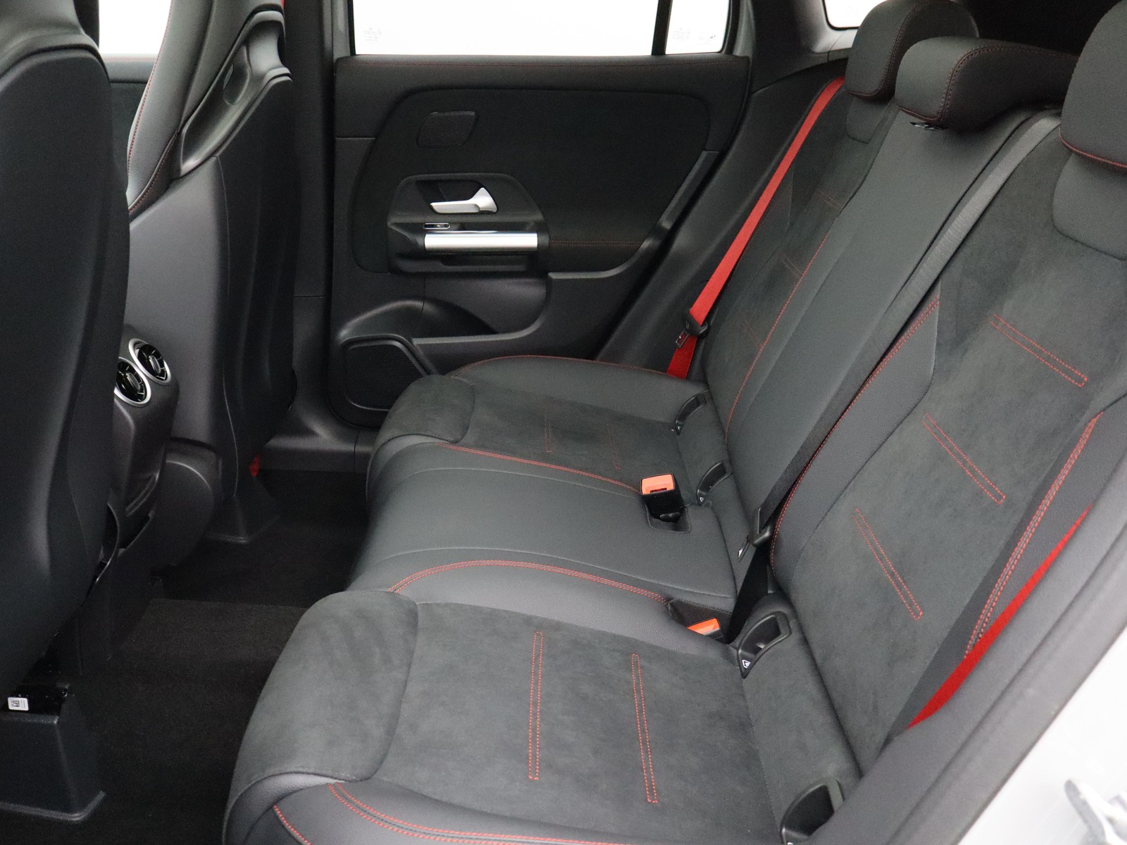 8 - AMG GLA amg 35 premium amg 4matic 8g-dct