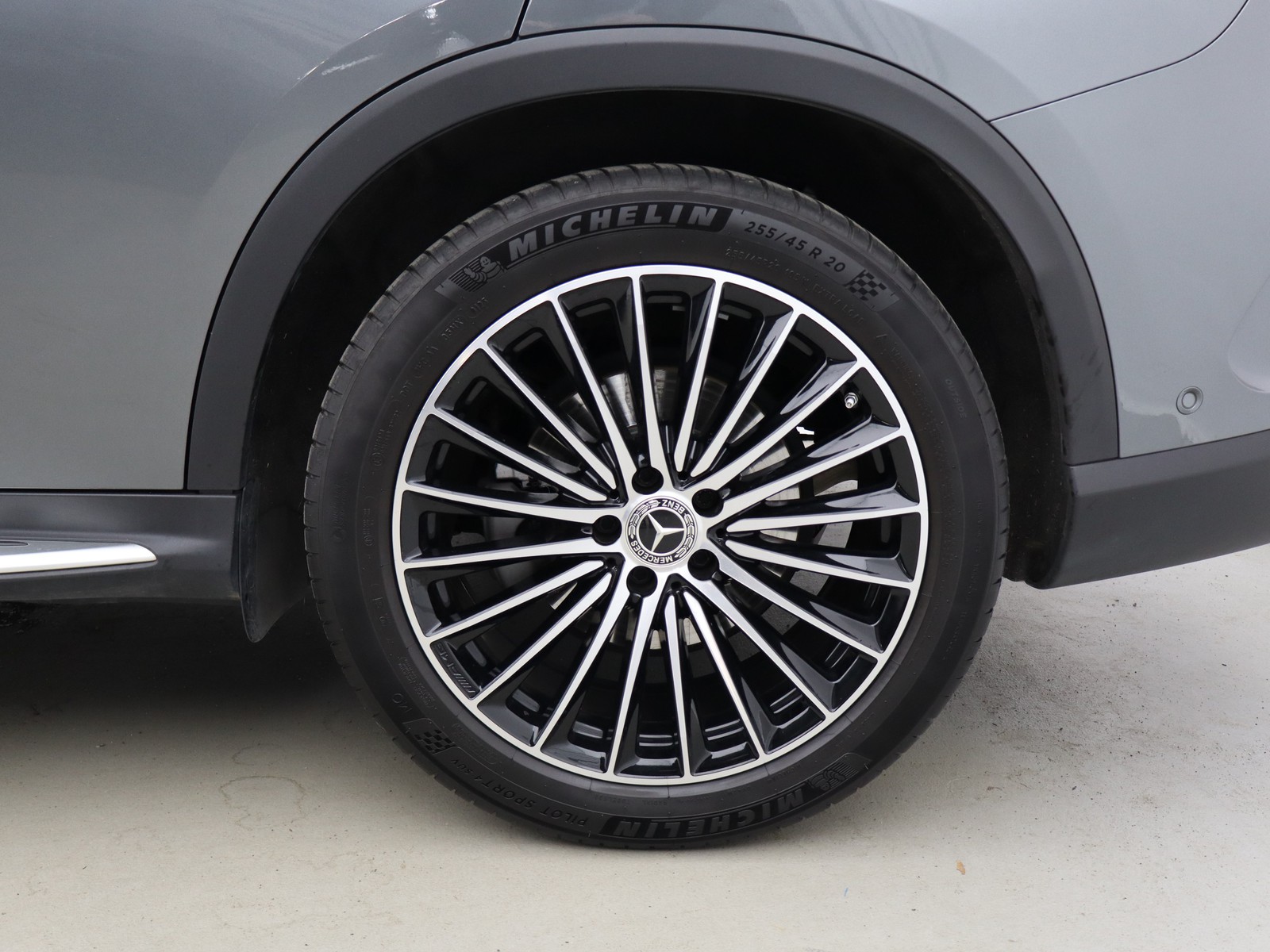 4 - Mercedes GLC suv 200 amg premium 4matic 9g-tronic