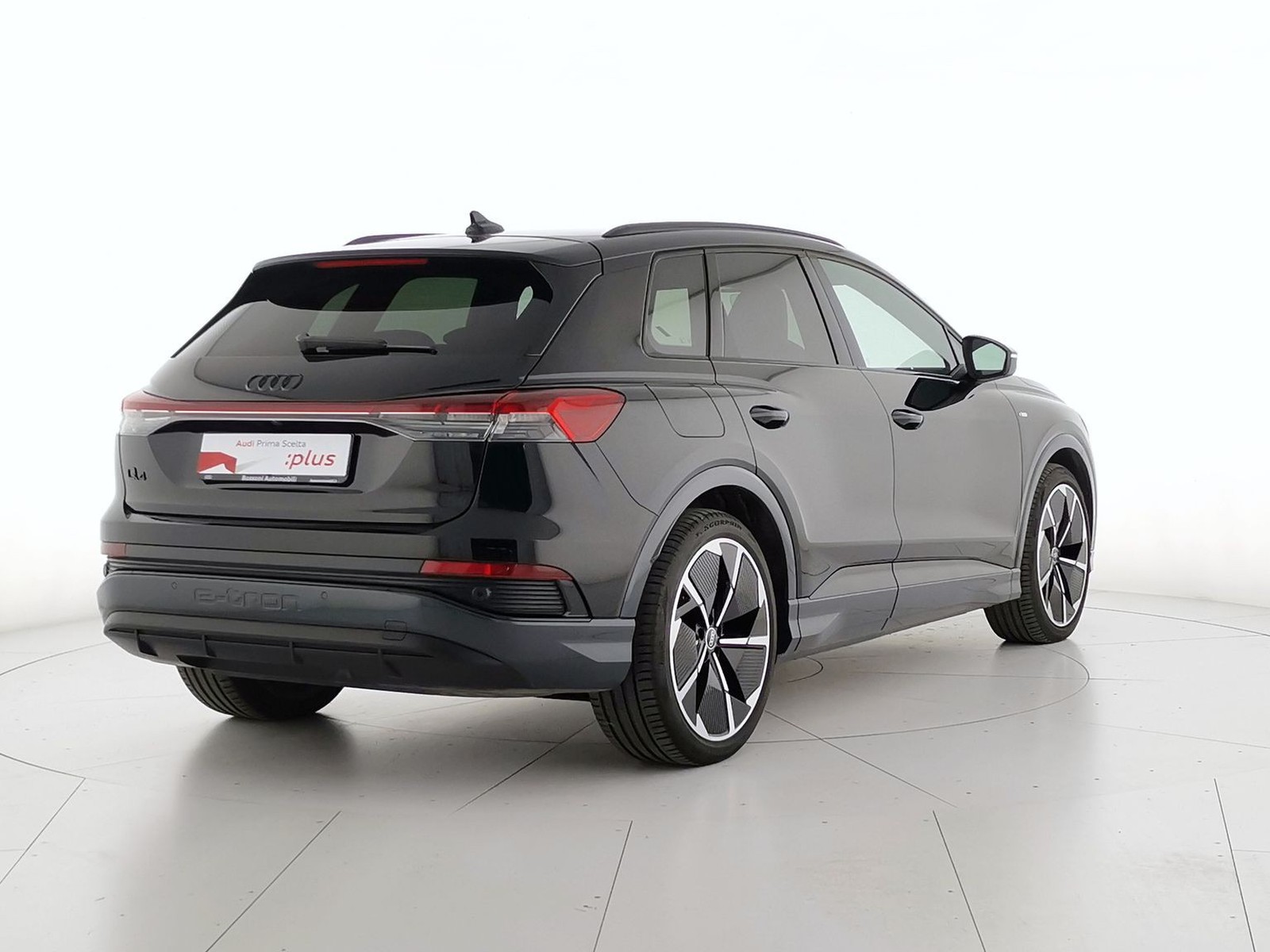 2 - Audi Q4 e-tron 45 s line edition