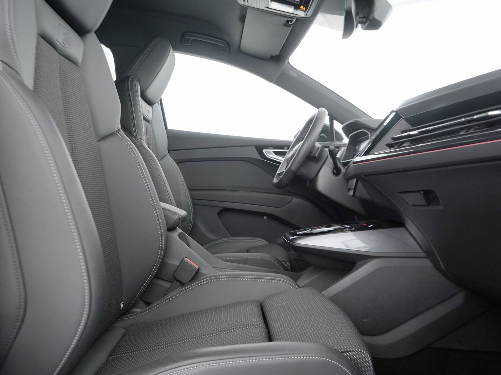 16 - Audi Q4 e-tron 45 s line edition