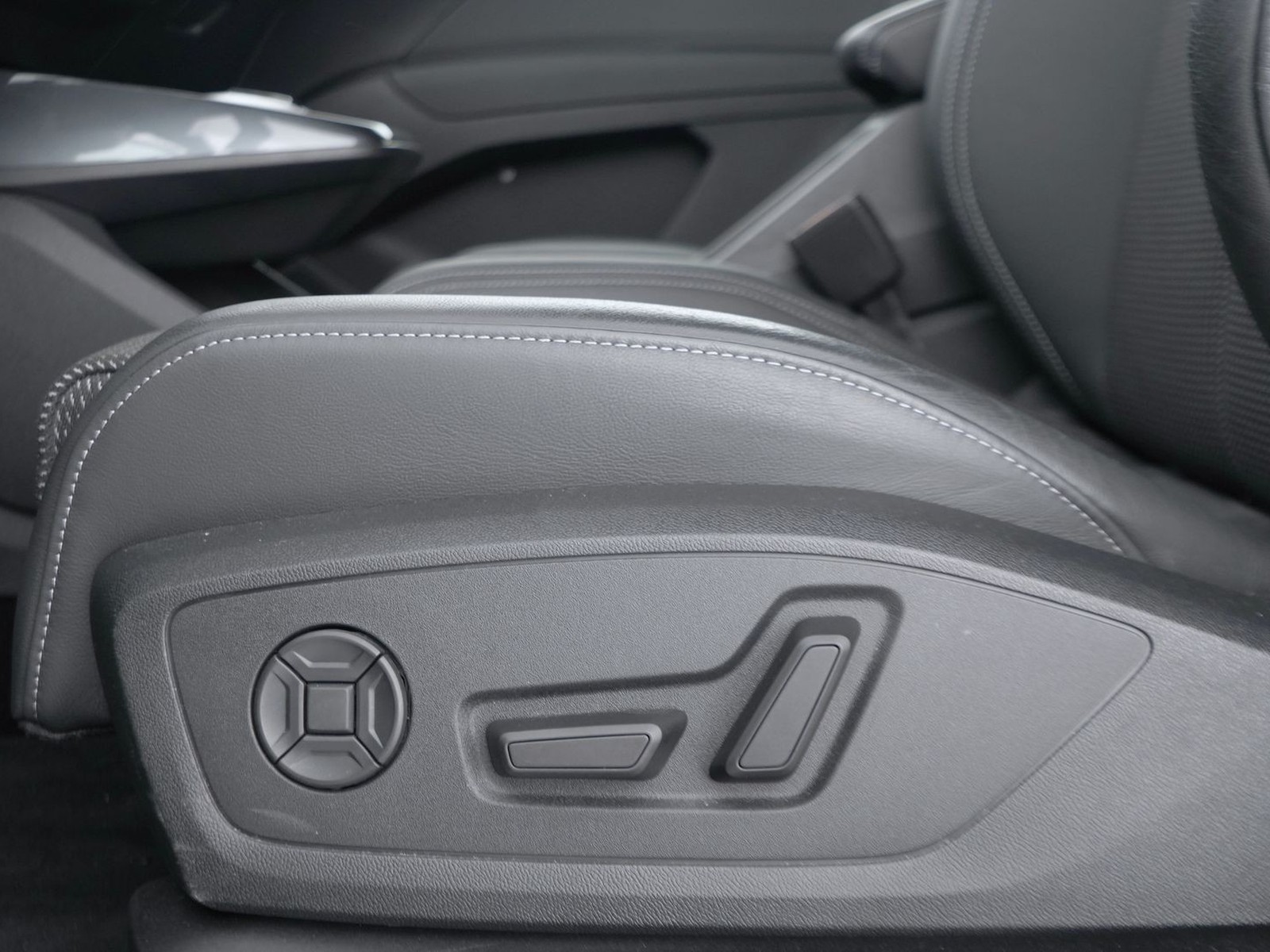 21 - Audi Q4 e-tron 45 s line edition