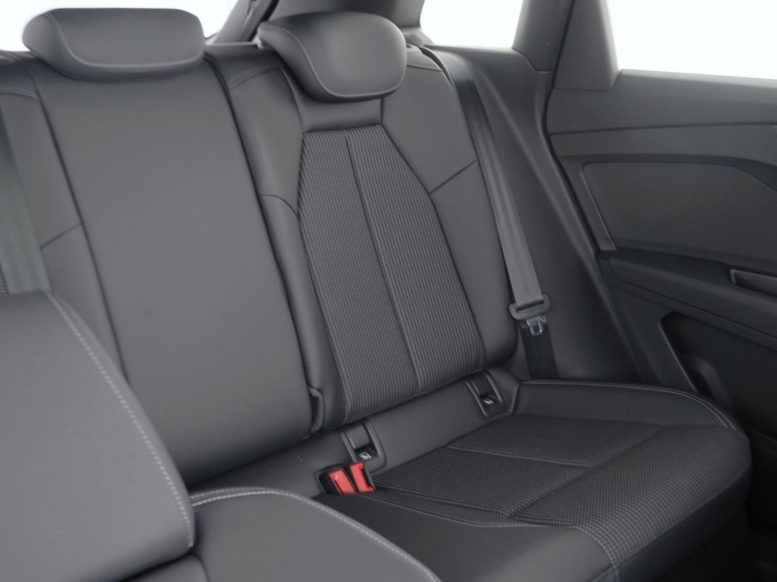 23 - Audi Q4 e-tron 45 s line edition