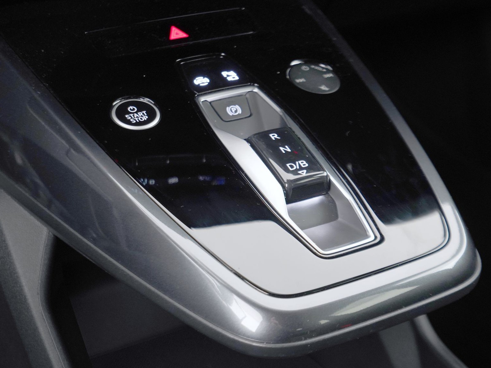 24 - Audi Q4 e-tron 45 s line edition