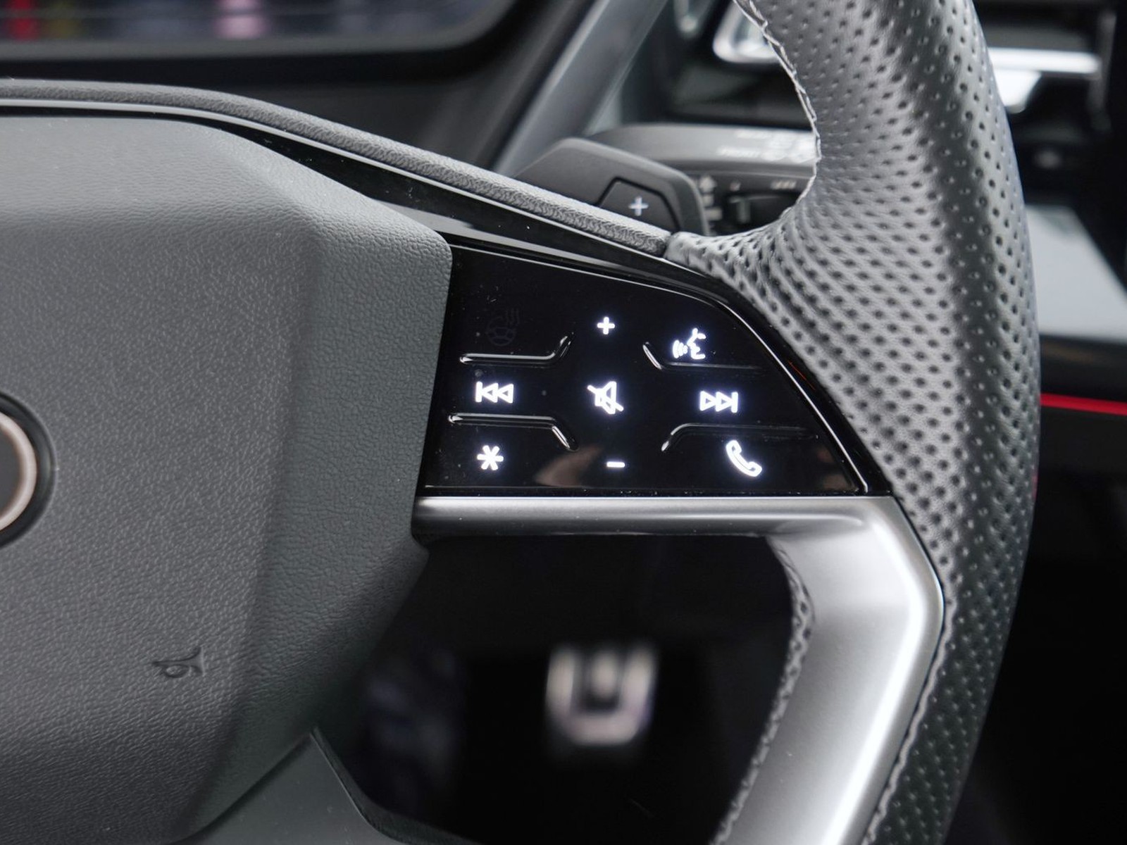 9 - Audi Q4 e-tron 45 s line edition