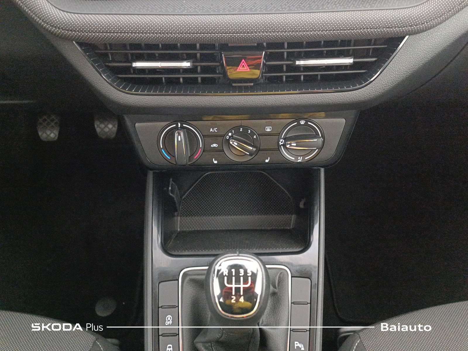 11 - Skoda Fabia 1.0 tsi 95cv young edition