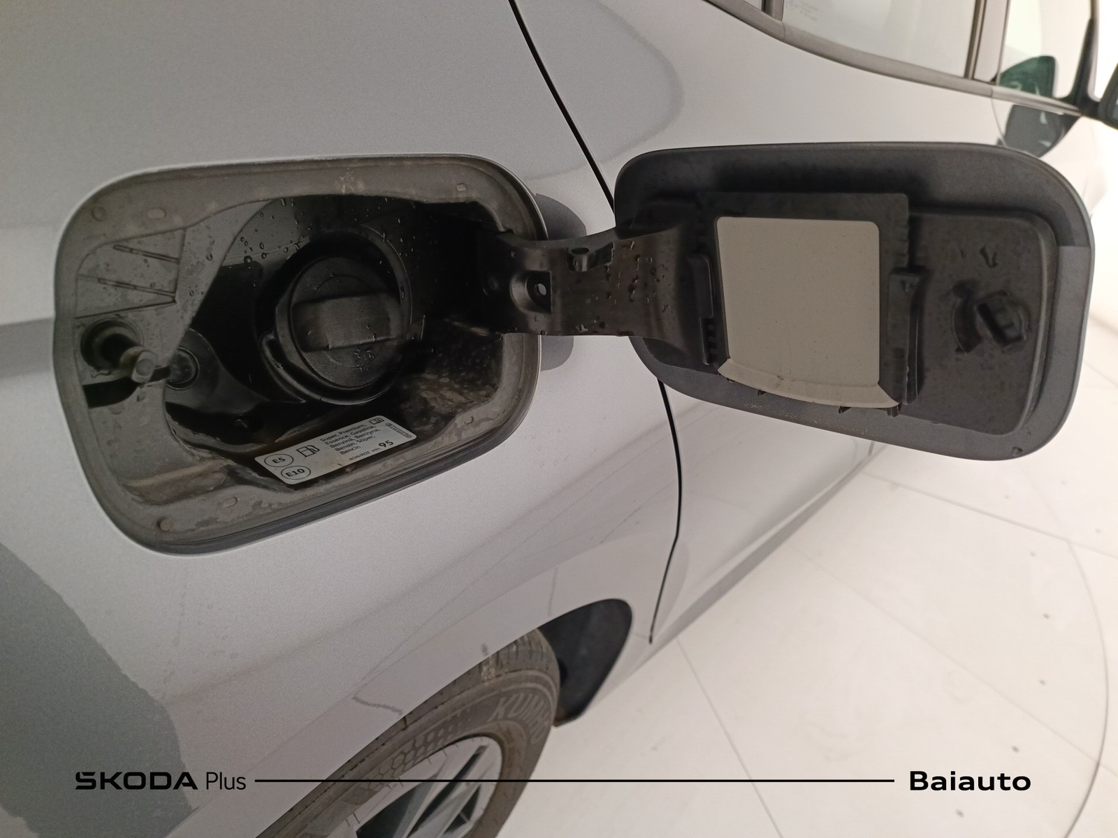 32 - Skoda Fabia 1.0 tsi 95cv young edition