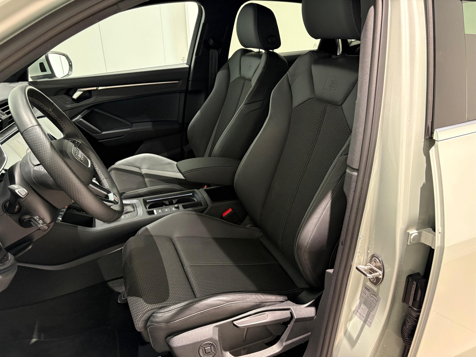 14 - Audi Q3 sportback 35 2.0 tdi s line edition s tronic