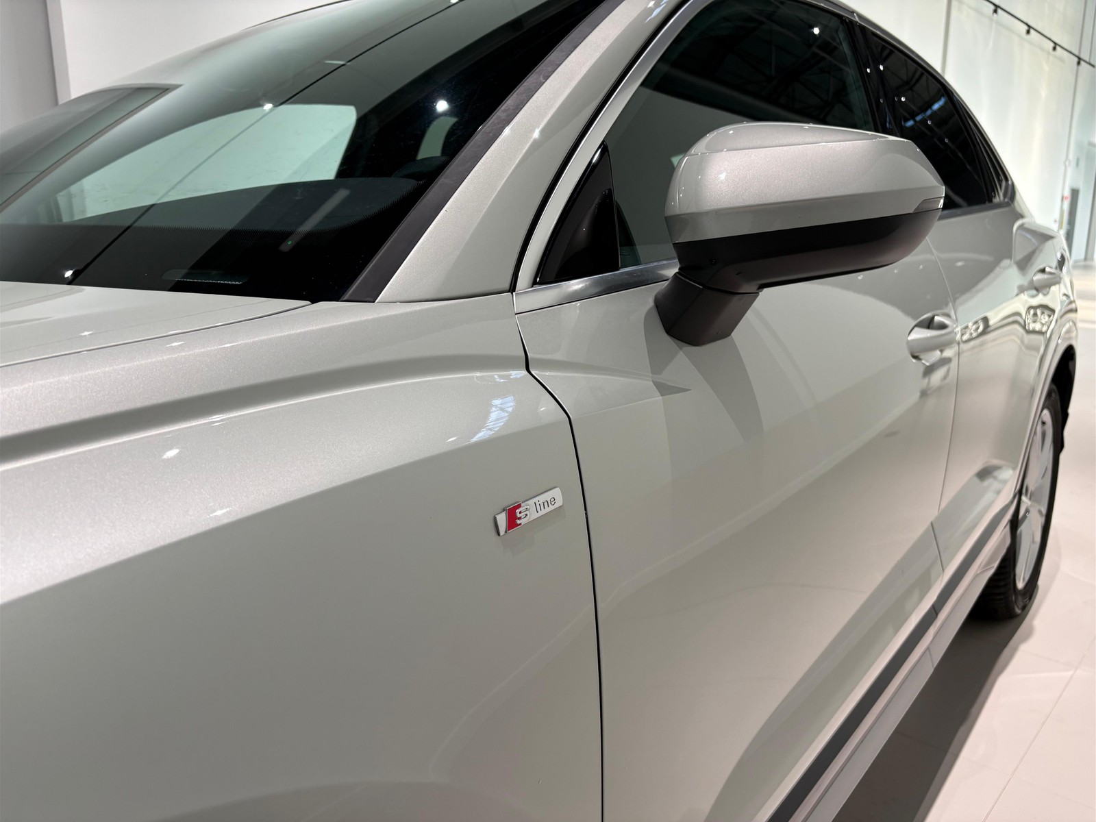 28 - Audi Q3 sportback 35 2.0 tdi s line edition s tronic