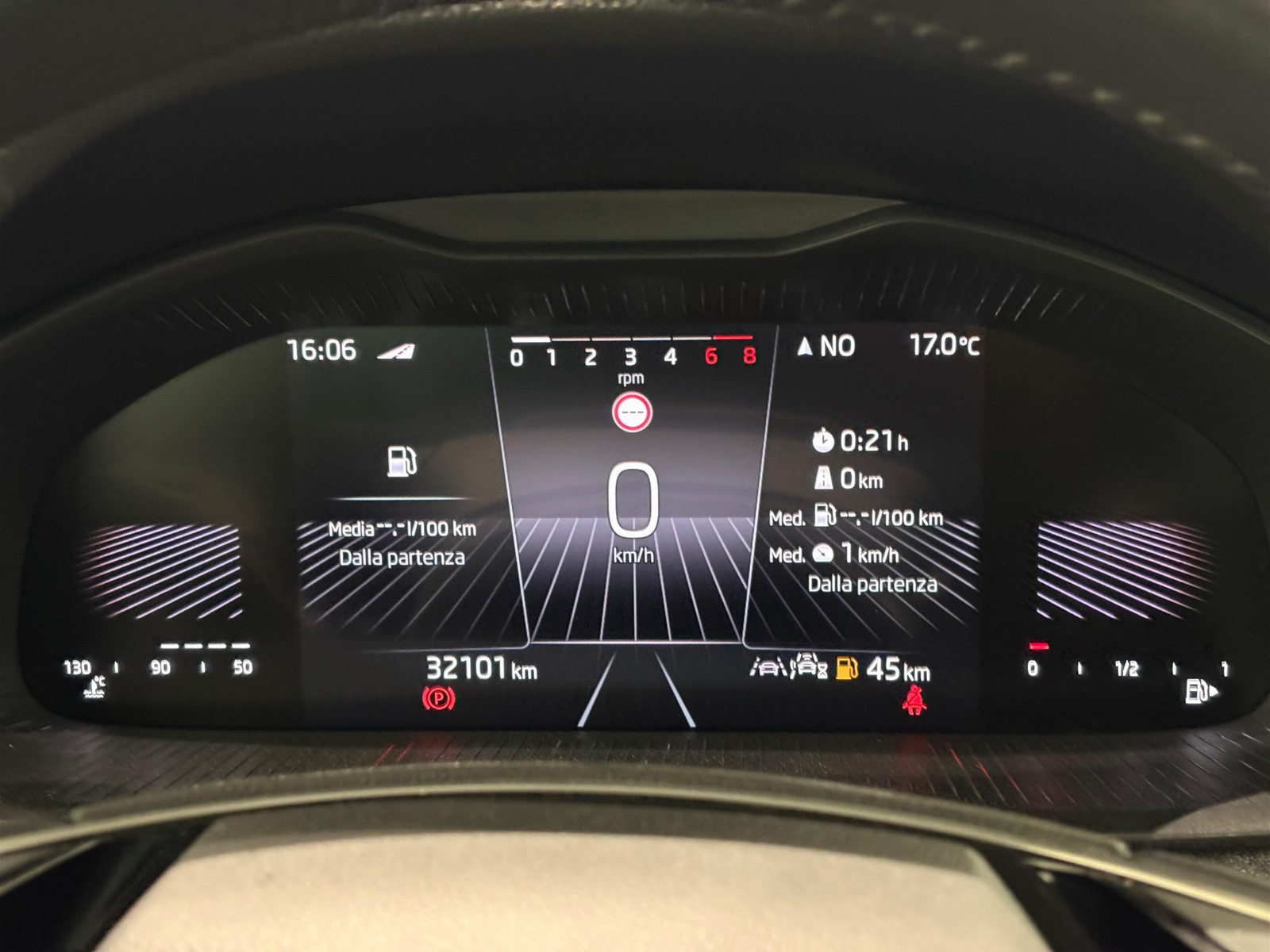 23 - Skoda Kamiq 1.0 tsi 115cv black dots