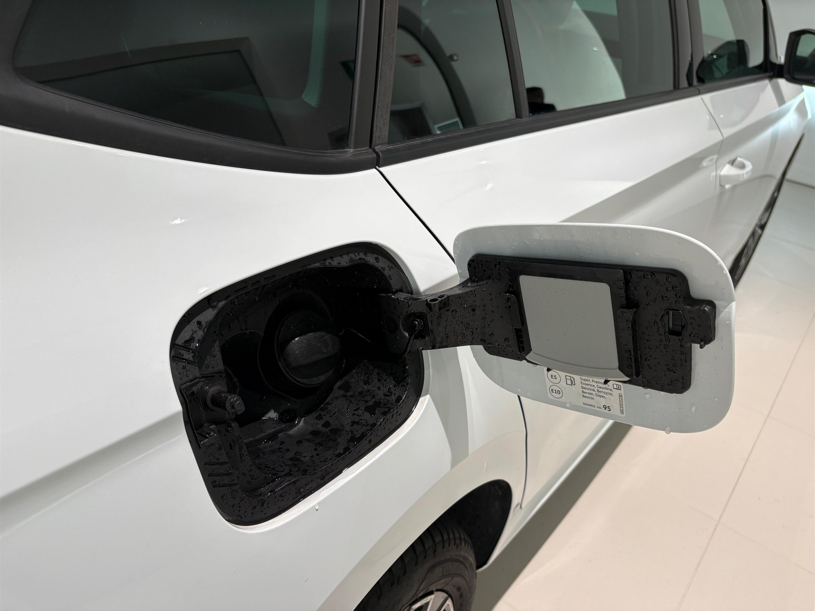 30 - Skoda Kamiq 1.0 tsi 115cv black dots