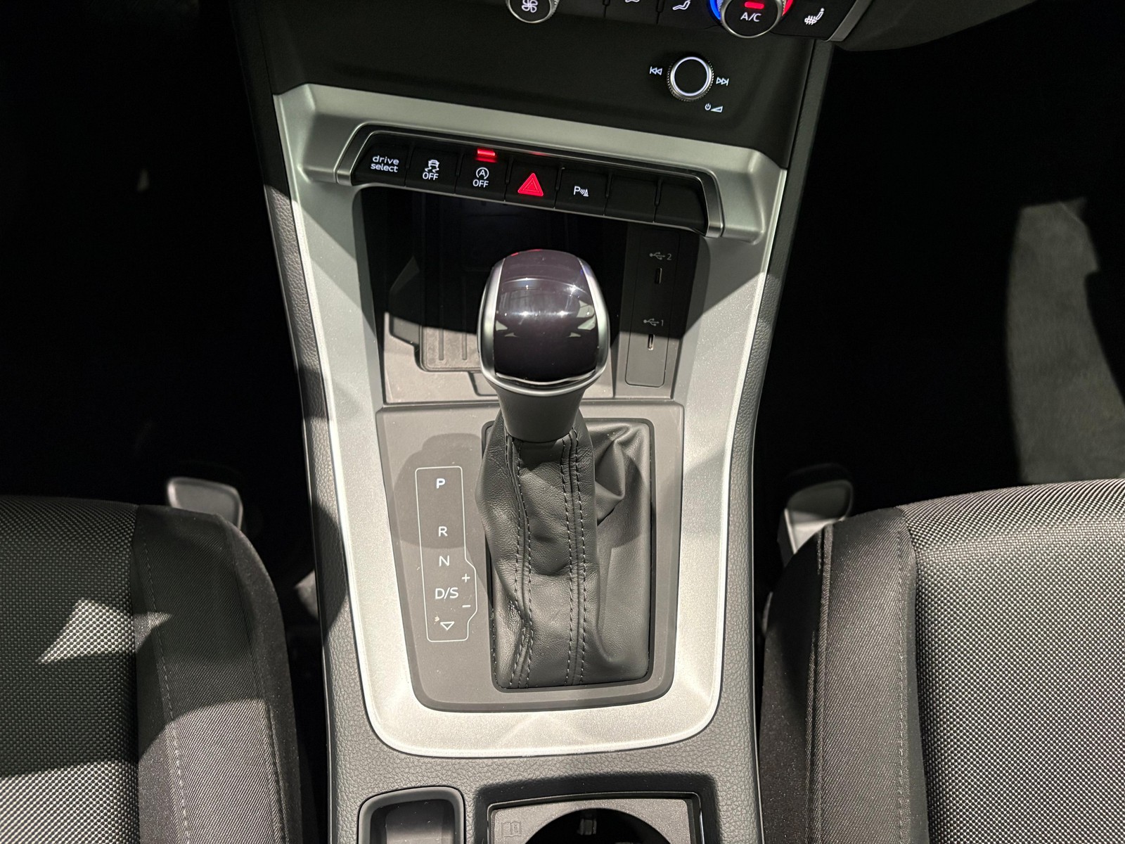 15 - Audi Q3 sportback 35 2.0 tdi business plus s tronic