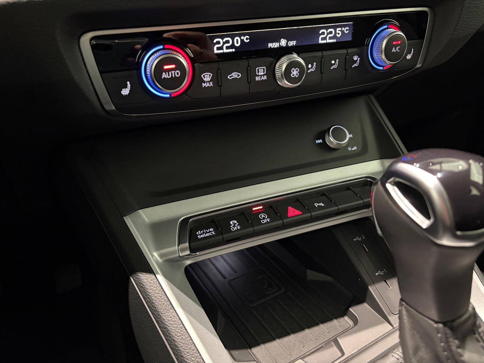 16 - Audi Q3 sportback 35 2.0 tdi business plus s tronic