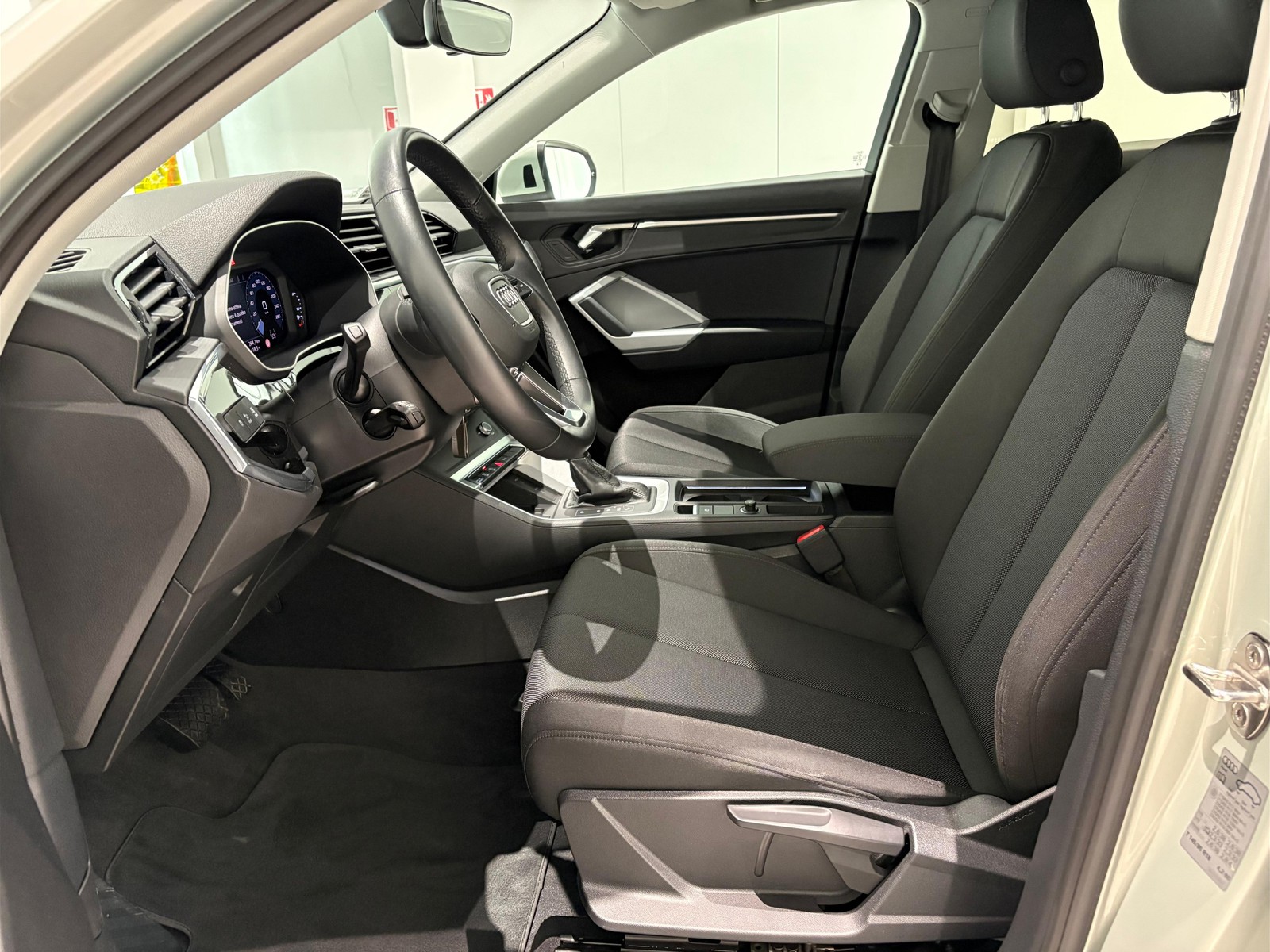 29 - Audi Q3 sportback 35 2.0 tdi business plus s tronic